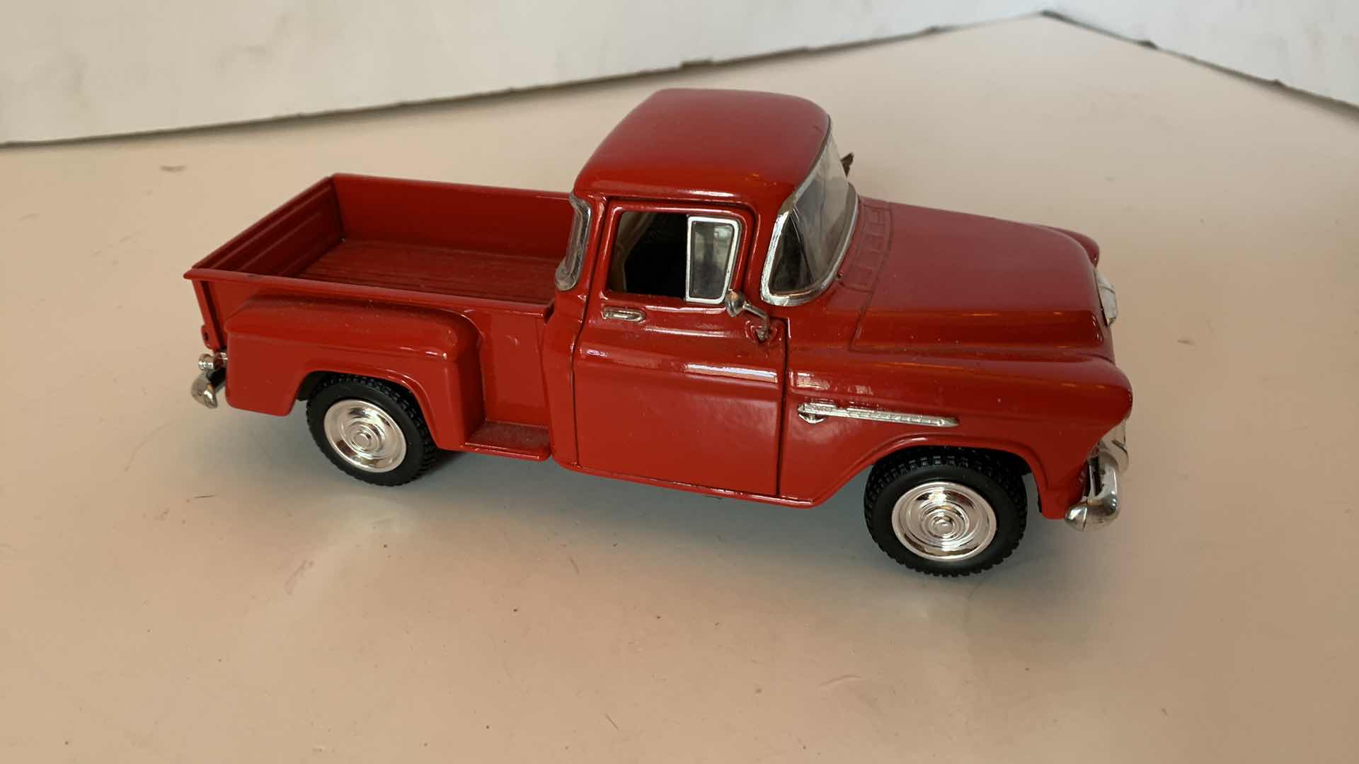Photo 1 of 1955 CHEVROLET STEP SIDE TRUCK 1:24 SCALE