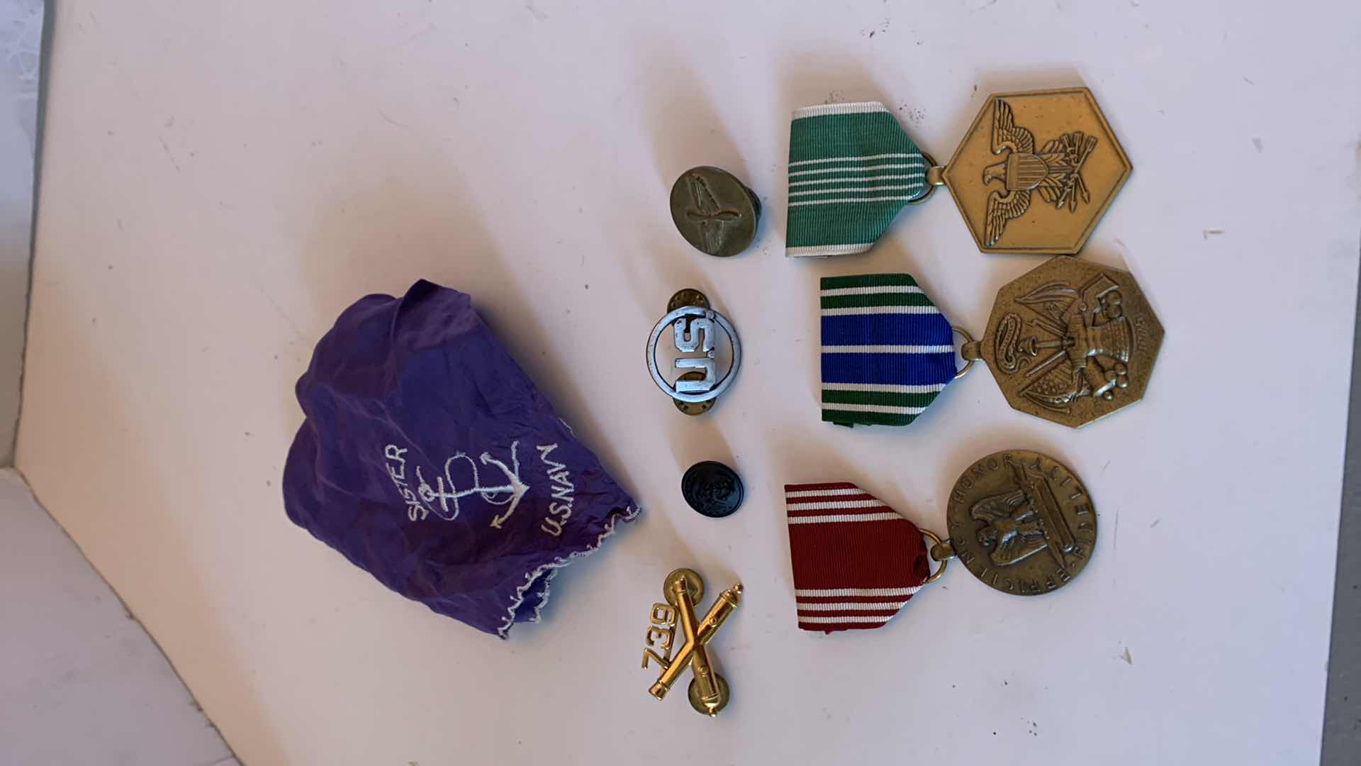 Photo 1 of UNITED STATES MILITARY MEDALS AND PINS