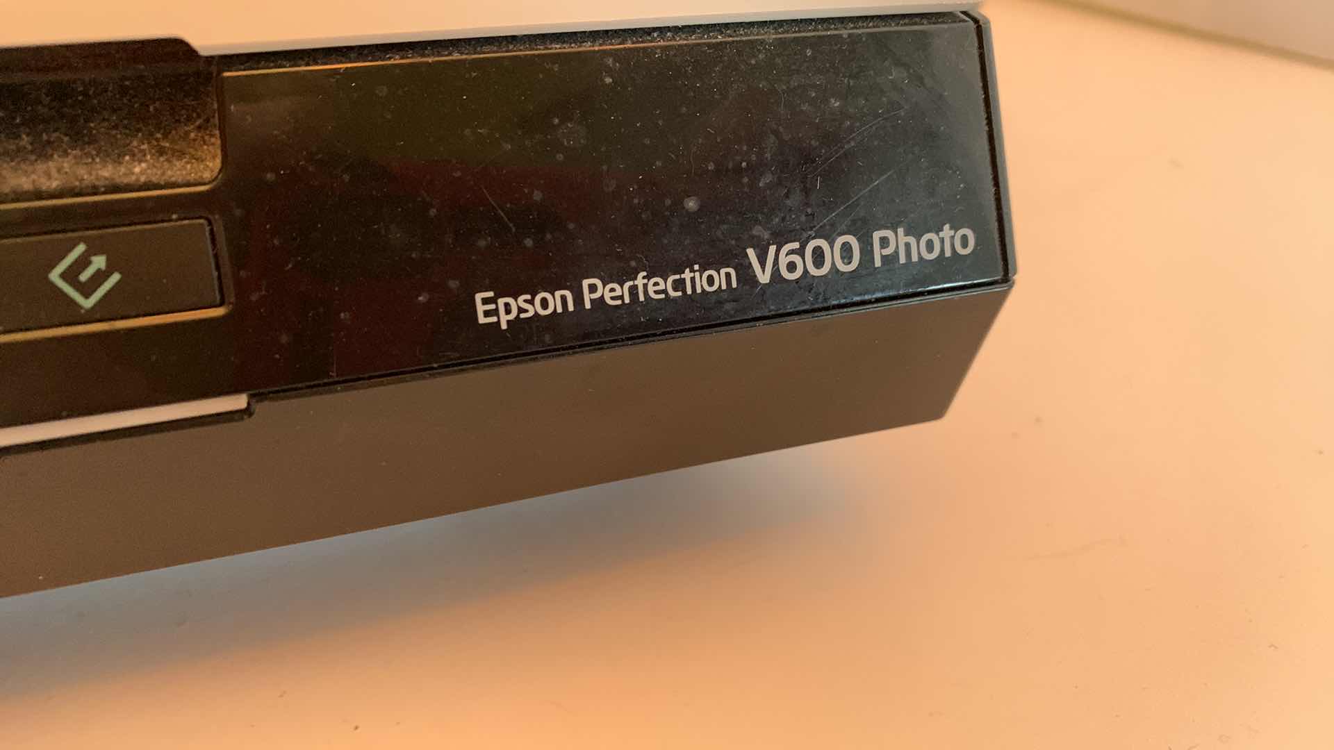 Photo 3 of EPSON PERFECTION V600 PHOTO SCANNER