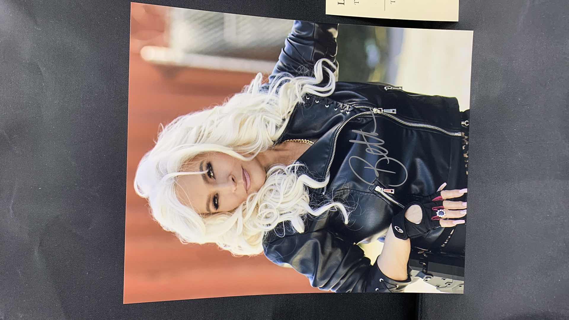 Photo 2 of BETH  CHAPMAN - SIGNED AUTOGRAPHED PHOTO W LETTER OF AUTHENTICITY 8” X 10”