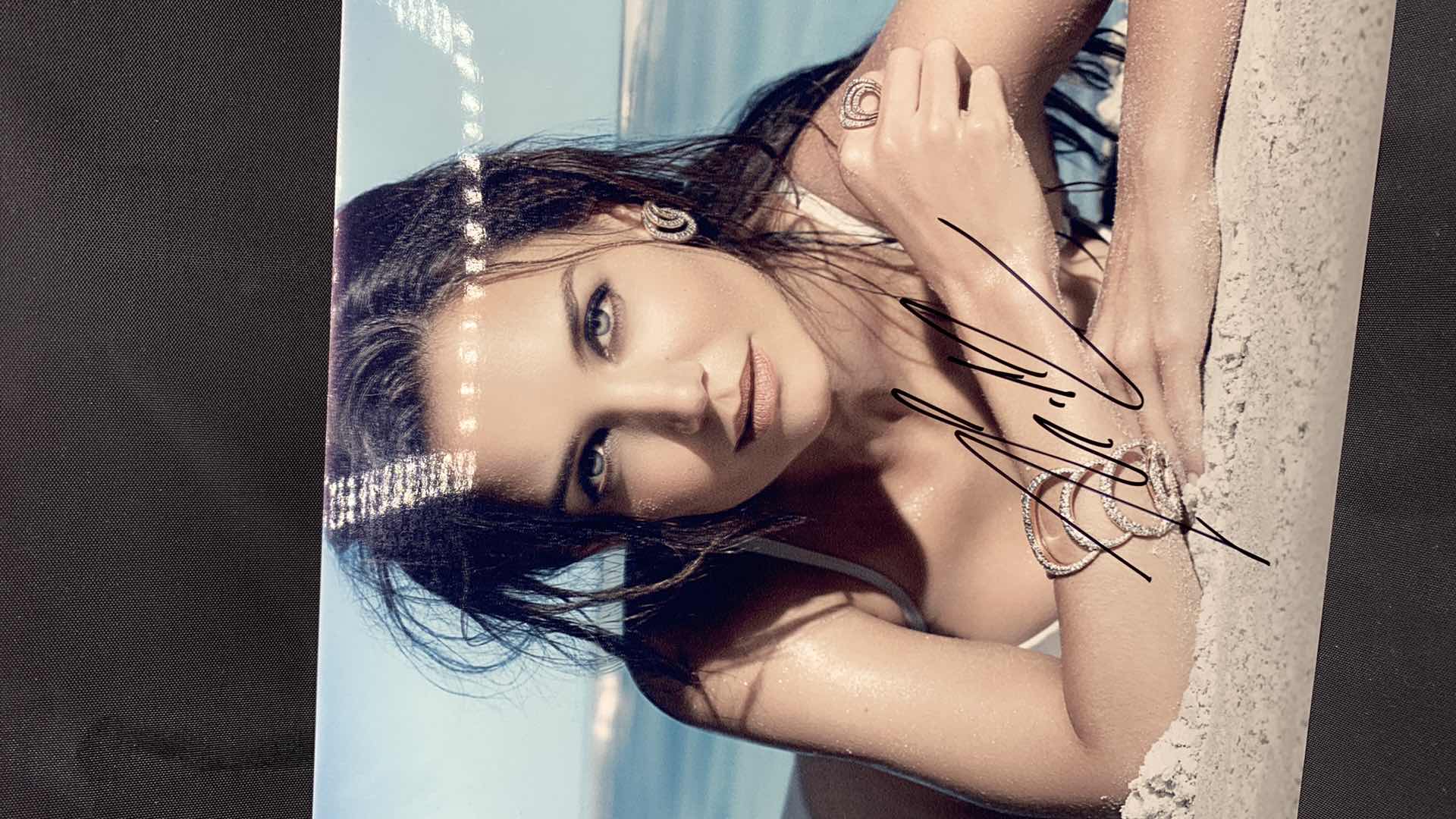 Photo 2 of KATIE HOLMES - SIGNED AUTOGRAPHED PHOTO W LETTER OF AUTHENTICITY 8” X 10”