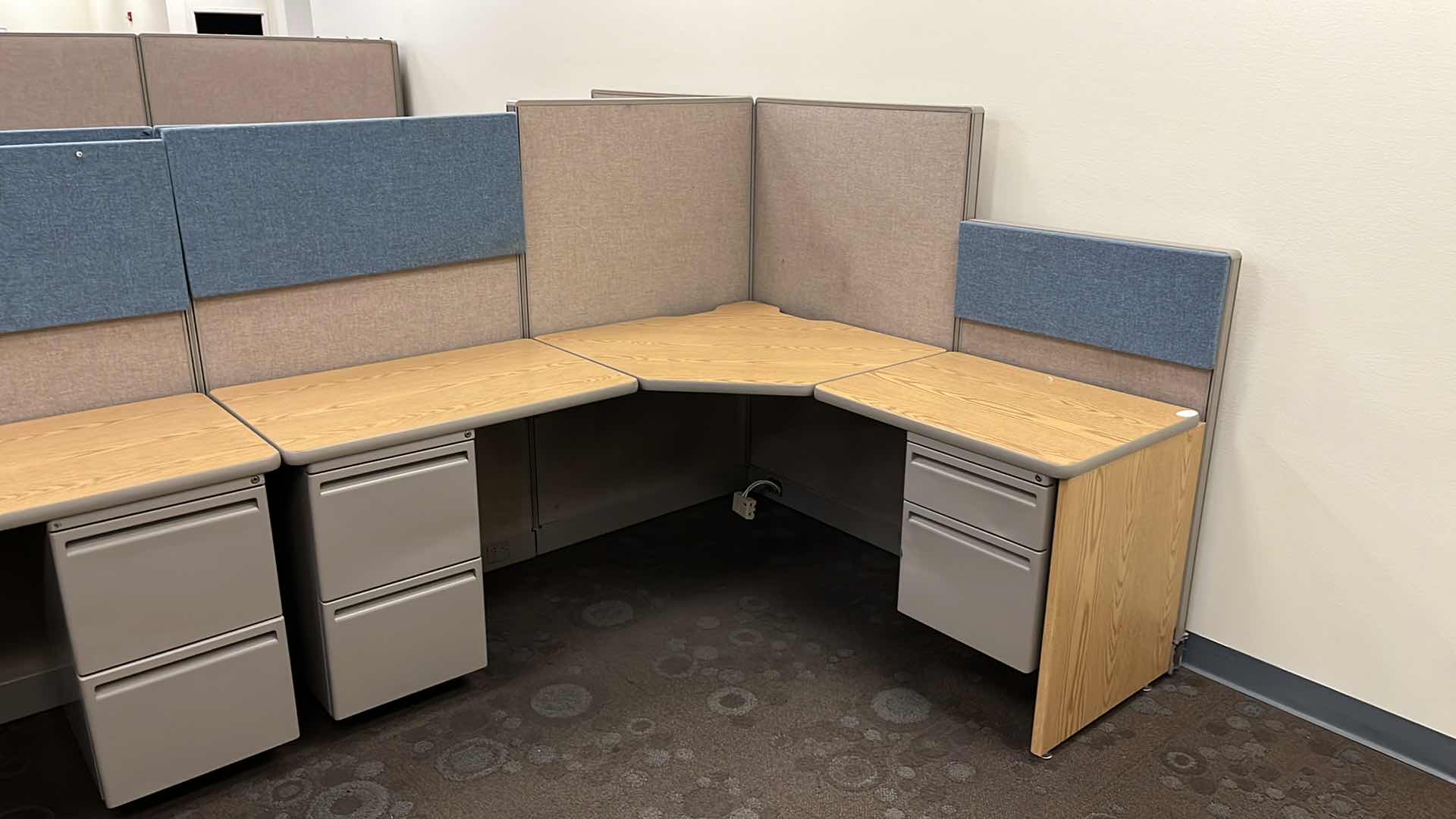 Photo 4 of HAWORTH BUILT IN CUBICLE L SHAPE OFFICE DESKS (4) W CUBICLE PANELS 
(OVERALL DIMENSIONS 151” X 135” H56”) READ NOTES