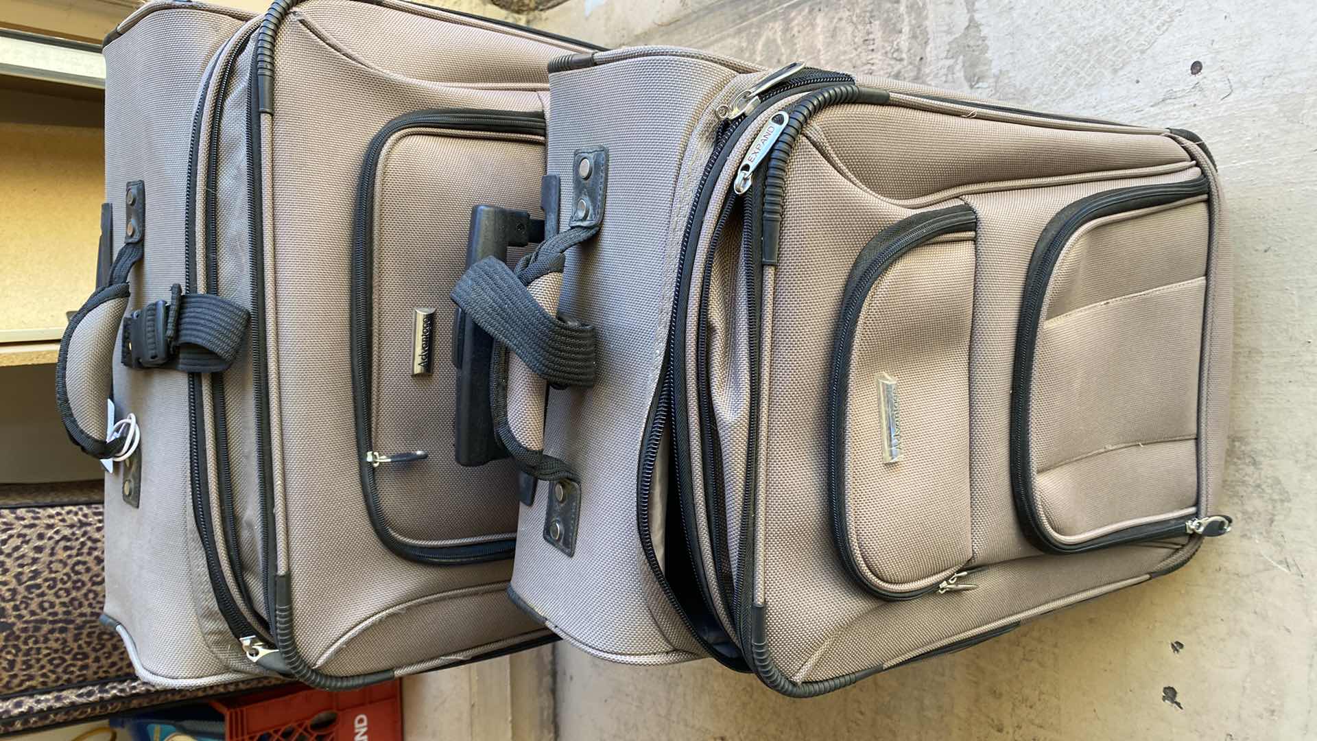 Photo 1 of 2-PIECE ADVANTAGE LUGGAGE SET WITH WHEELS