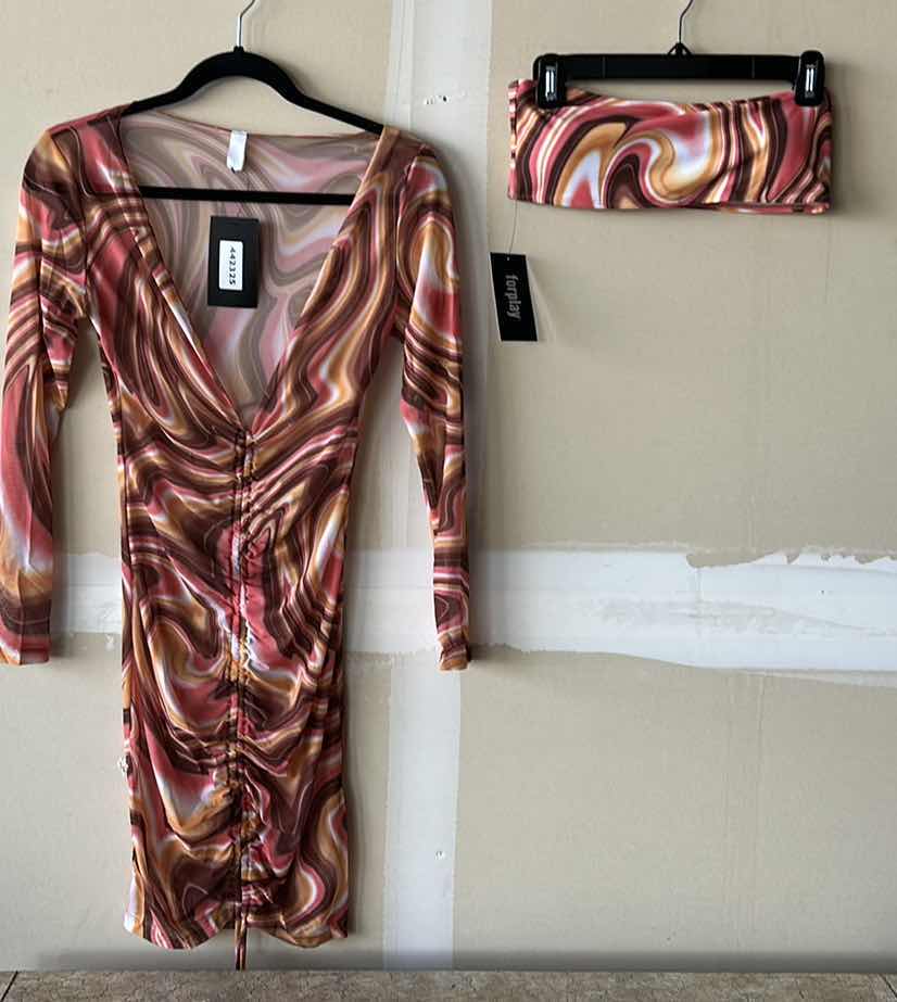 Photo 1 of 2 PC WOMENSWEAR SET SIZE S/M