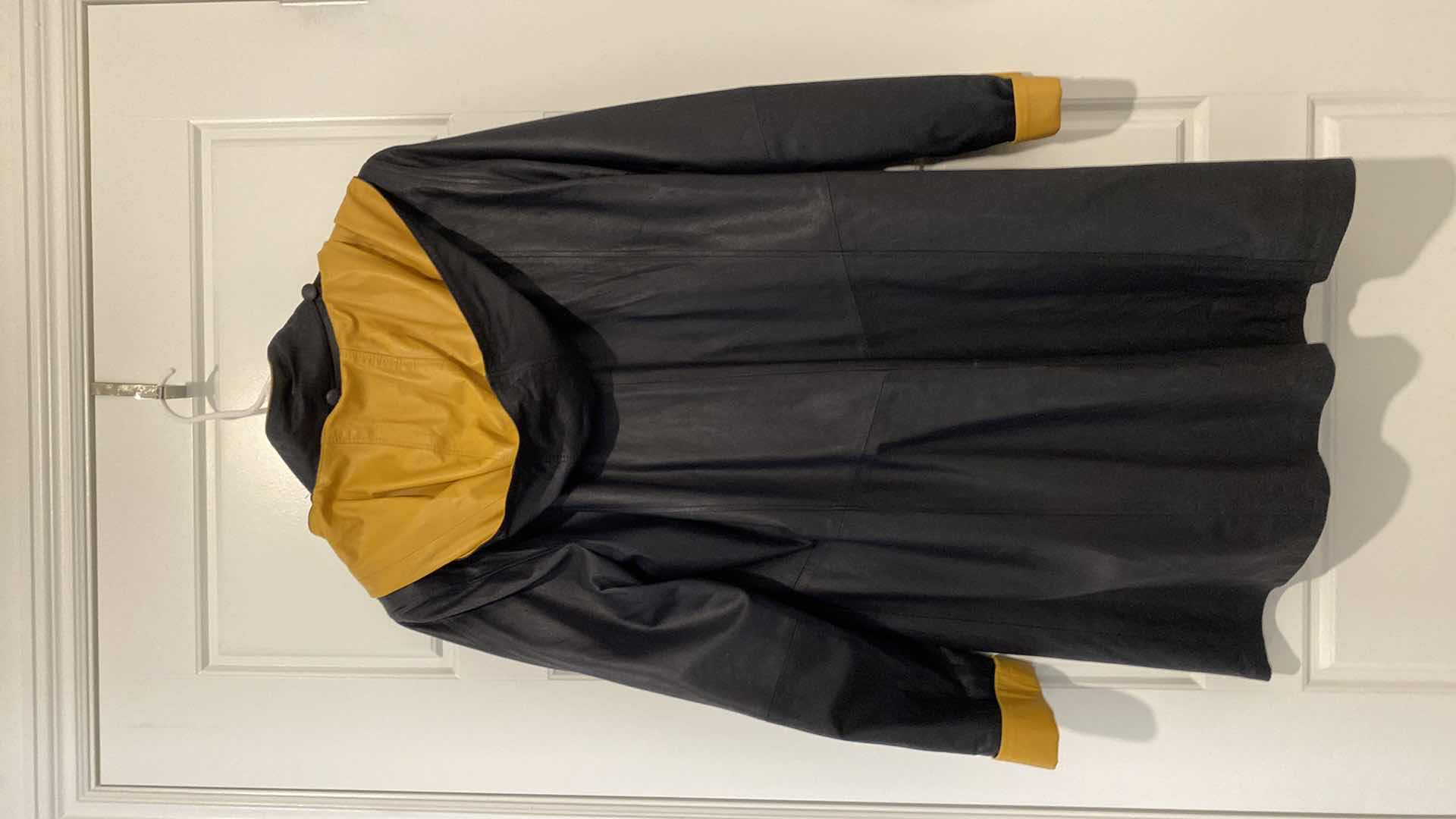 Photo 3 of WOMENS SIZE XXL GINO MONTINI LEATHER COAT FROM TURKEY (SOFT LUXURIOUS LEATHER) WITH REMOVABLE HOOD