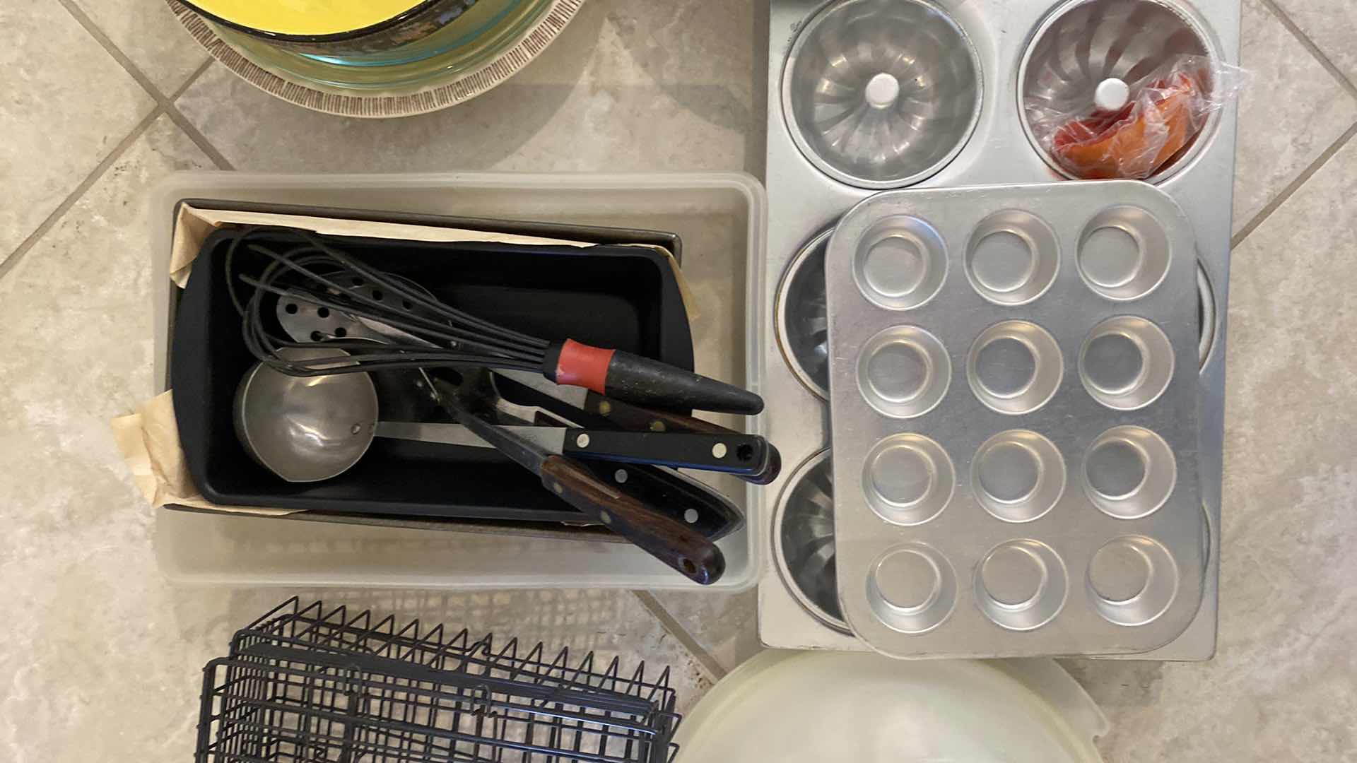 Photo 4 of ASSORTED BAKEWARE AND KITCHEN MISC