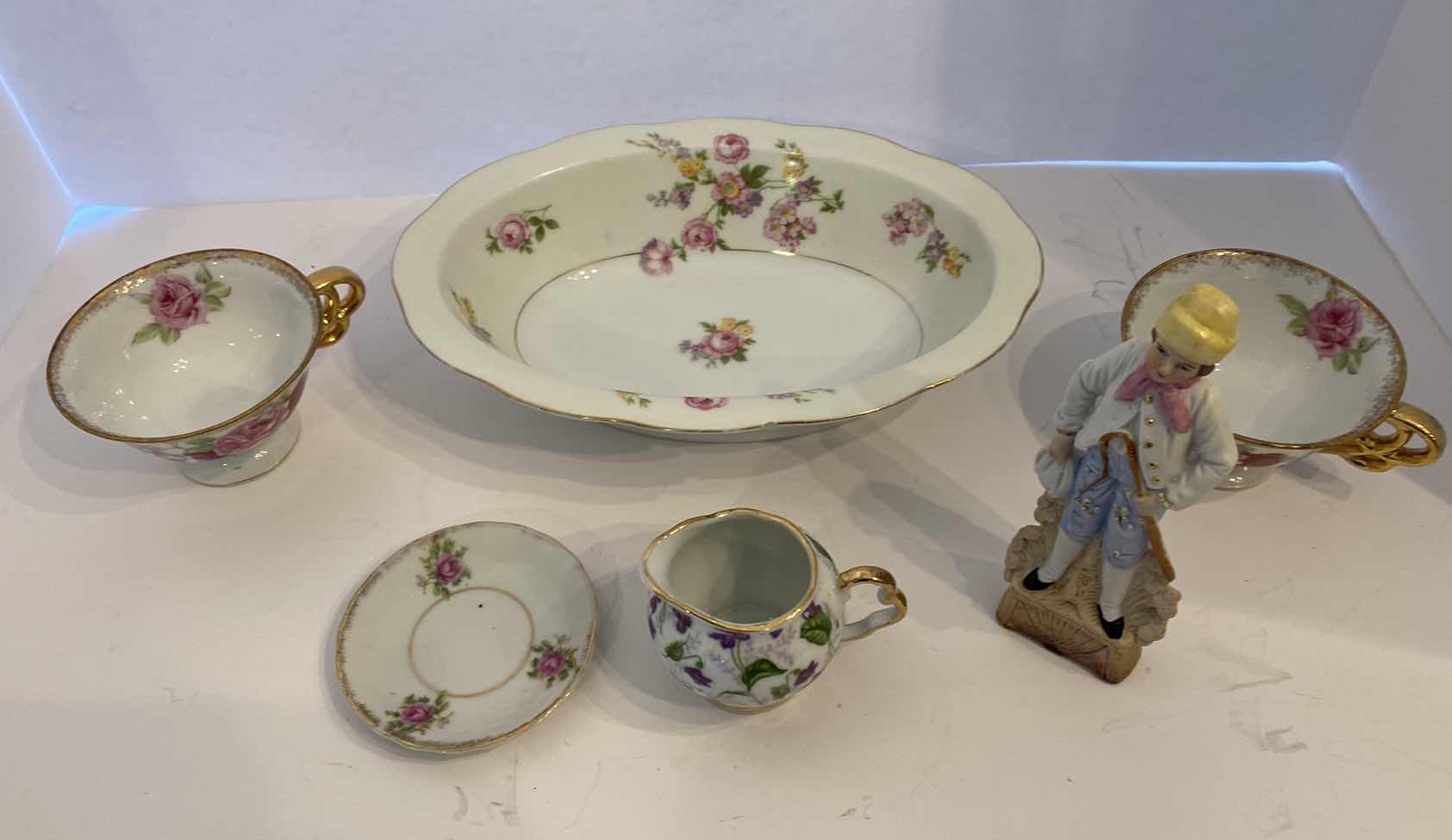 Photo 1 of 6 PIECES ASSORTED PORCELAIN