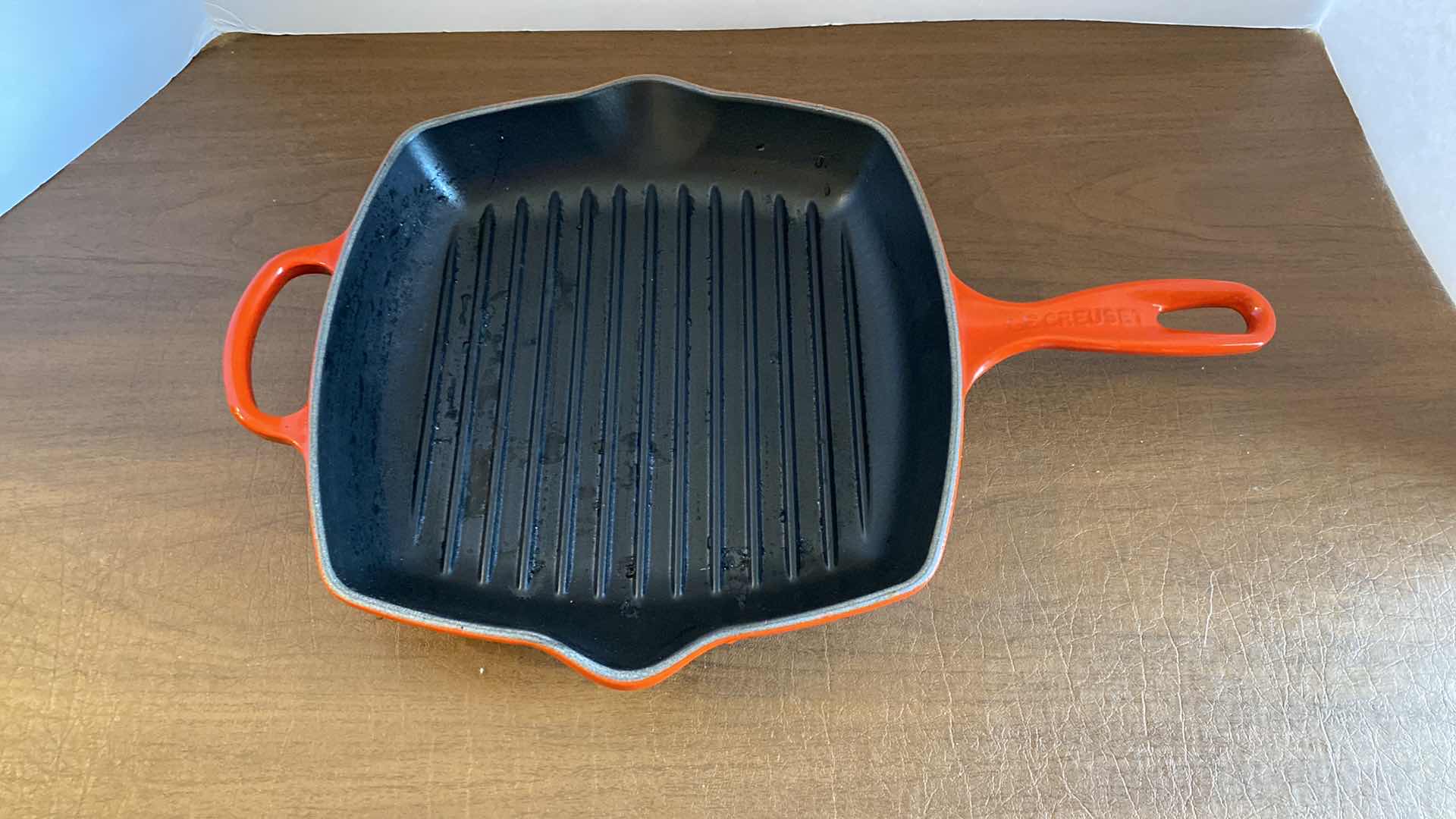 Photo 2 of LE CREUSET SIGNATURE CERISE 10 1/4” SKILLET