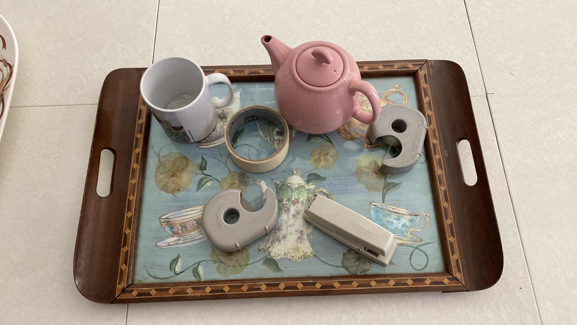 Photo 2 of TRAY WITH ASSORTED ITEMS