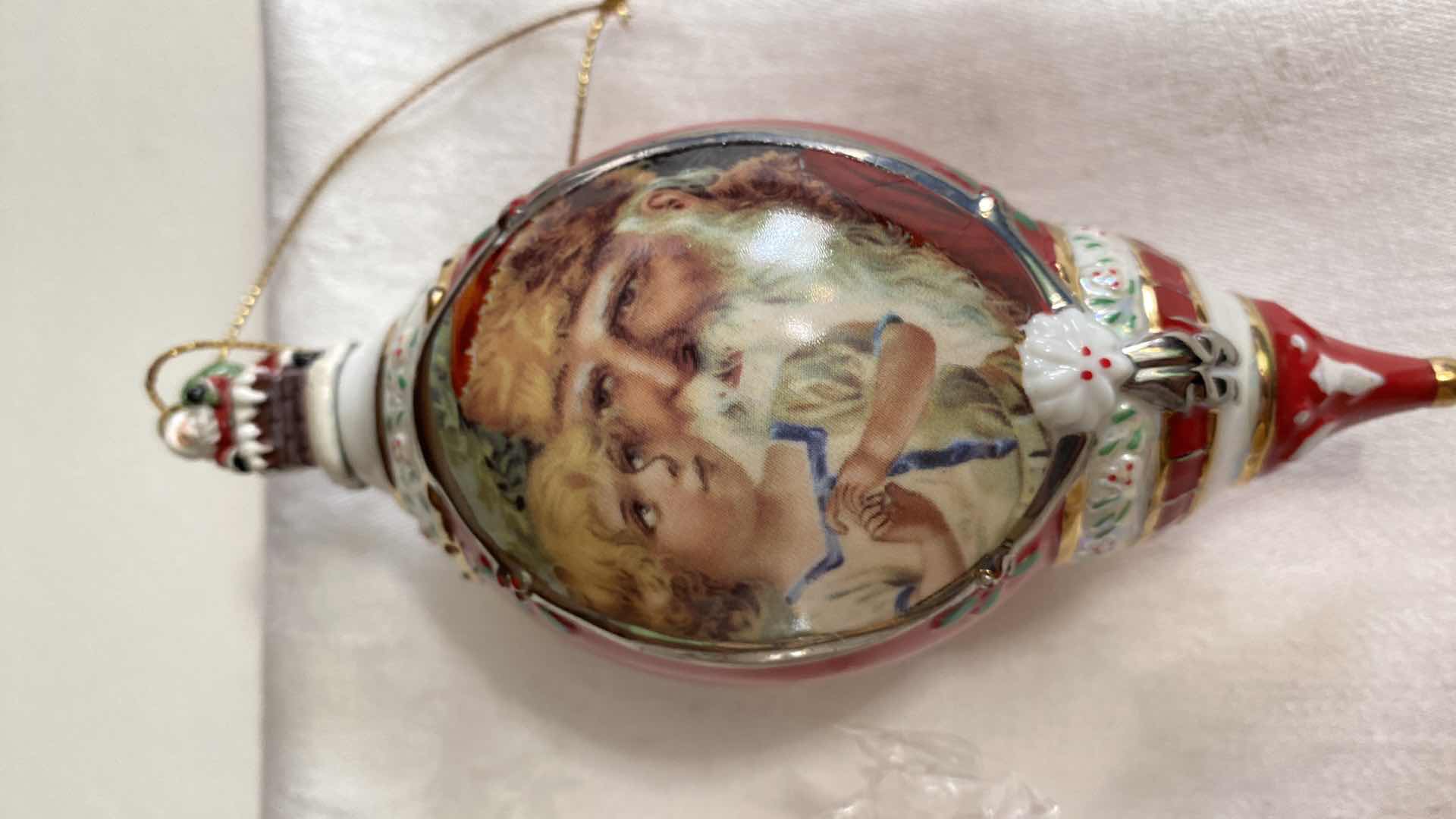 Photo 6 of VINTAGE THREE BRADFORD EXCHANGE COLLECTIBLE ORNAMENTS WITH CERTIFICATE OF AUTHENTICITY