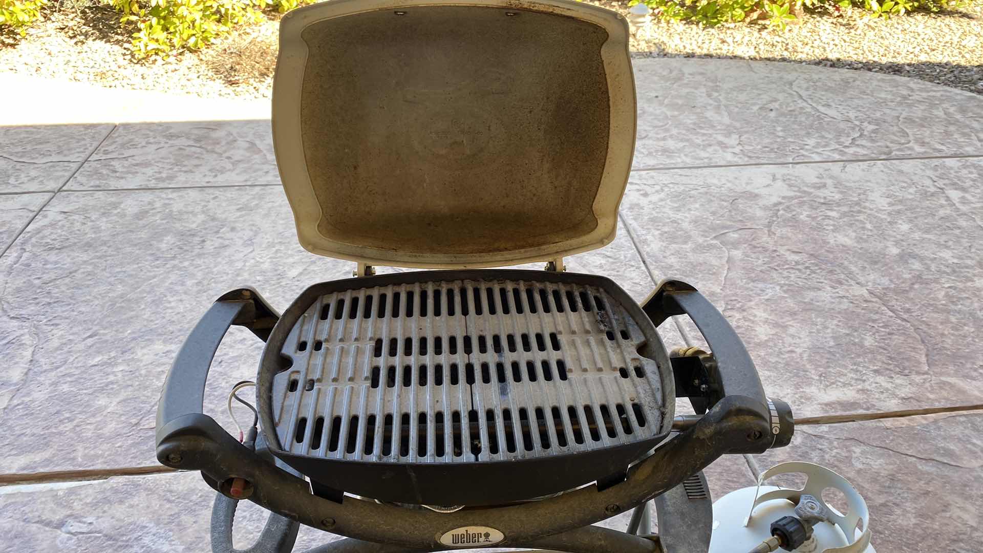 Photo 4 of MINI GRILL WITH WEBER STAND AND PROPANE TANK