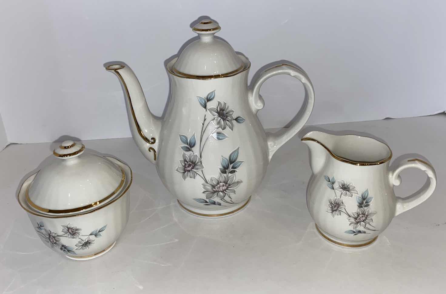 Photo 1 of GOLD RIMMED VAVARIA GERMANY PORCELAIN TEA POT CREAM AND SUGAR 1 CUP