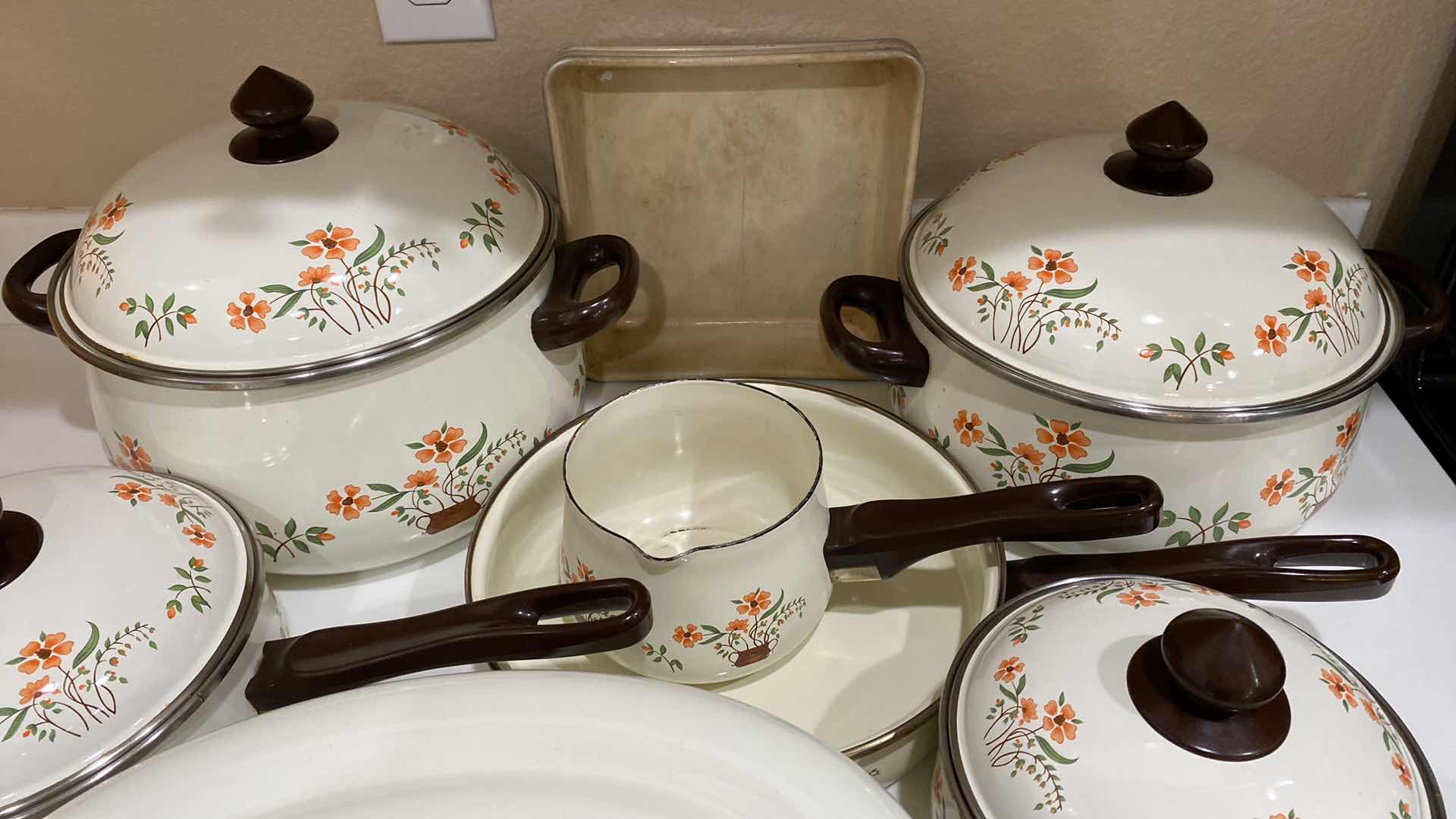 Photo 5 of 13 PIECE COUNTRY SIDE COLLECTION JMP MADE IN SPAIN ENAMEL POTS AND PAND AND 4 SQUARE CAKE PANS