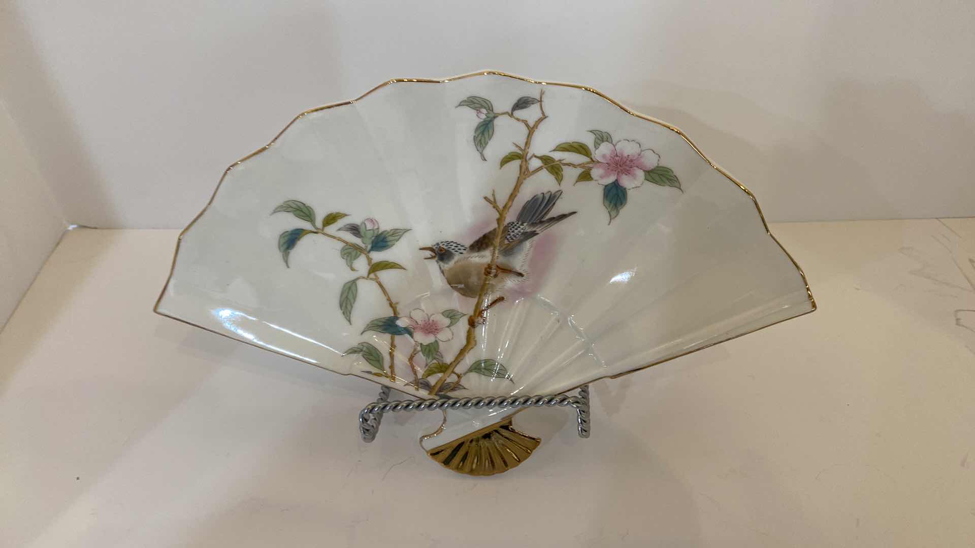 Photo 2 of PAIR OF GOLD RIMMED PORCELAIN FAN 9 1/2” x 6 1/2” AND BOWL 8”