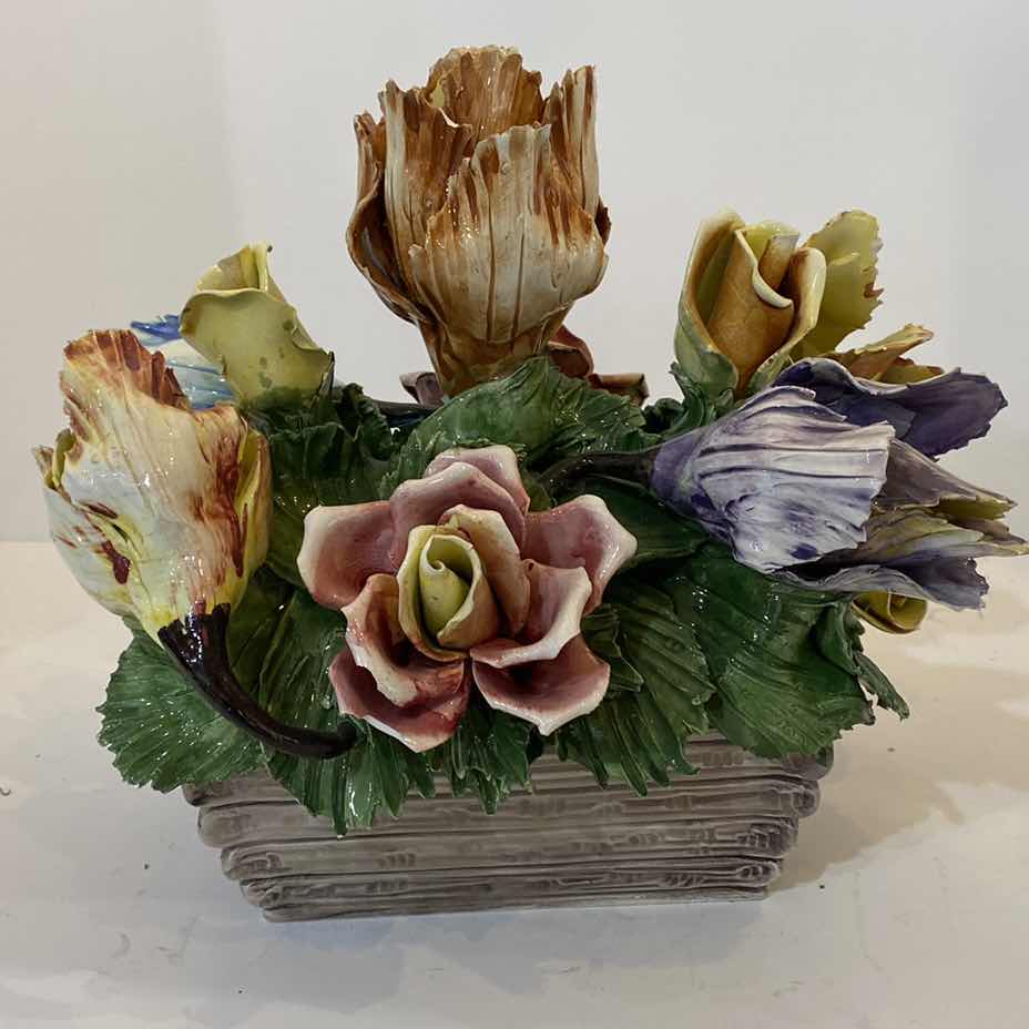 Photo 1 of VINTAGE CAPODIMONTE FLORAL CERAMIC 10.5”