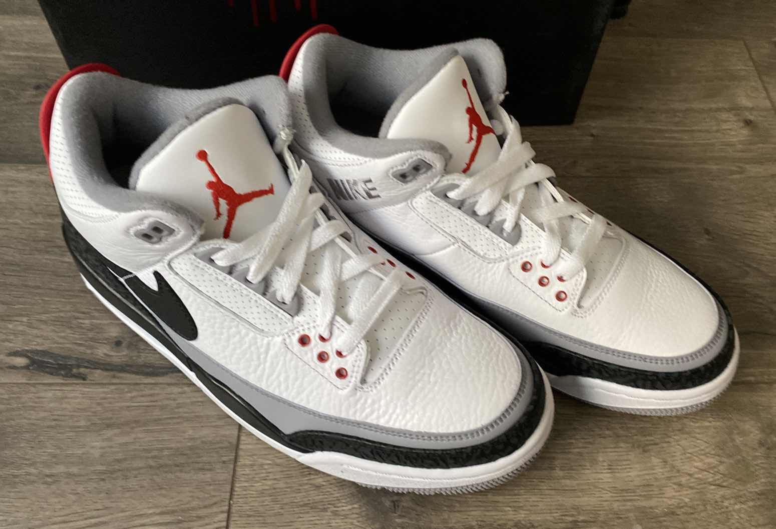 Photo 2 of NEW NIKE AIR JORDAN 3 TINKER NRG MENS SIZE 9