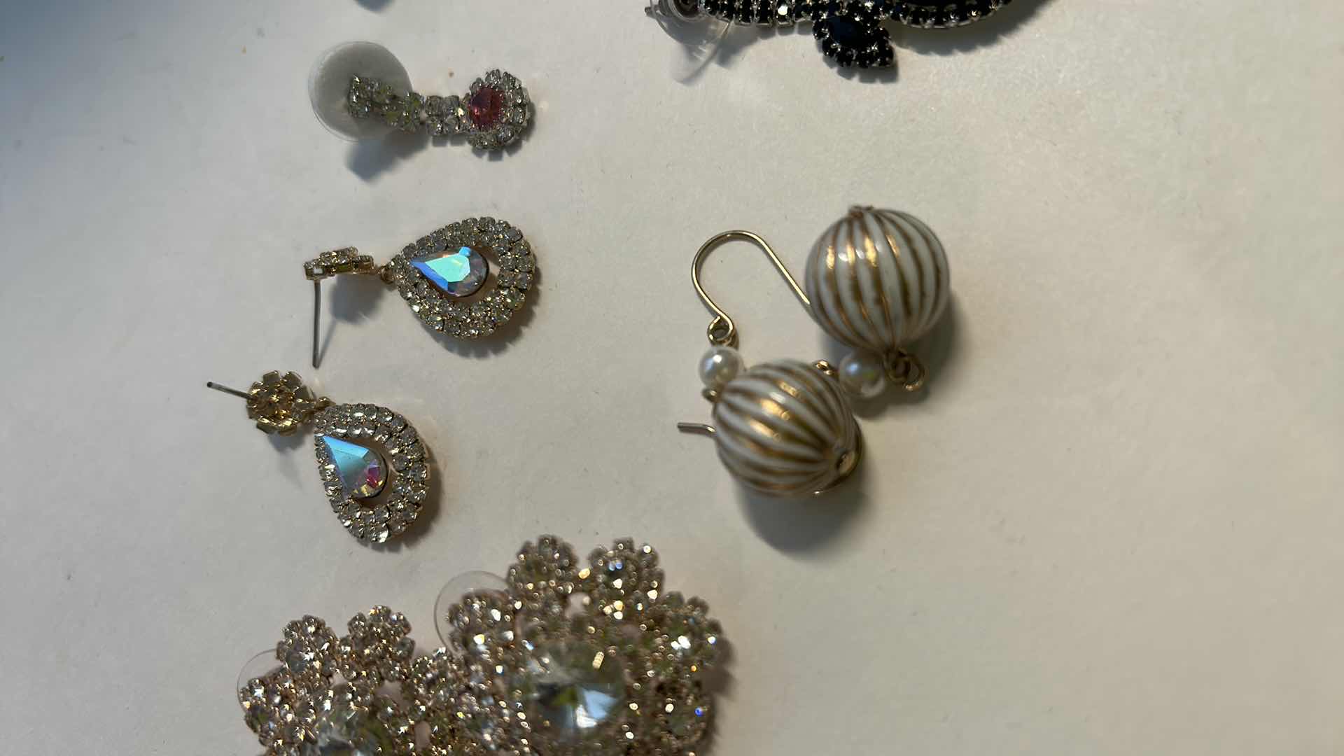 Photo 3 of COSTUME JEWELRY- 6 PAIRS EARRINGS