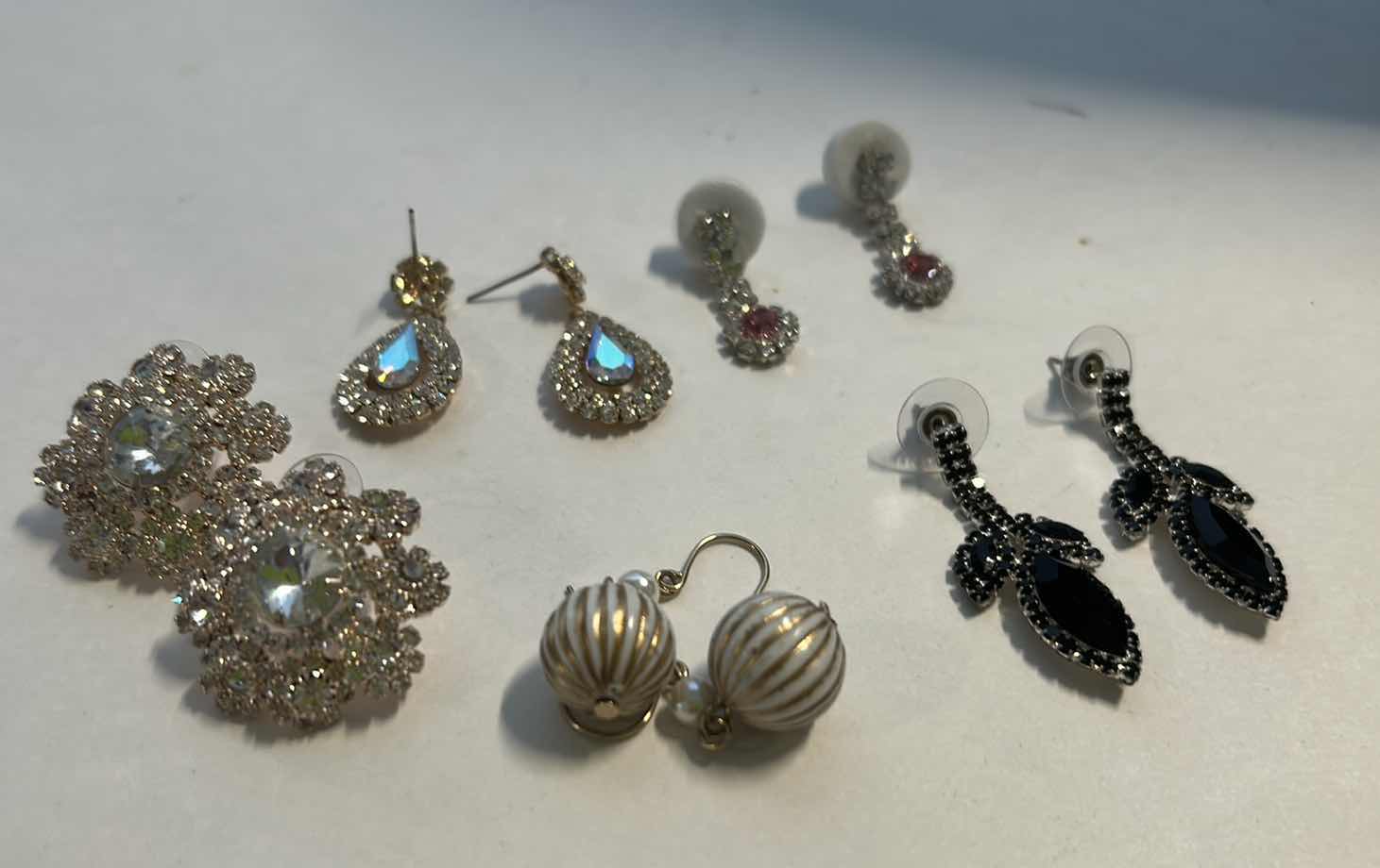 Photo 6 of COSTUME JEWELRY- 6 PAIRS EARRINGS