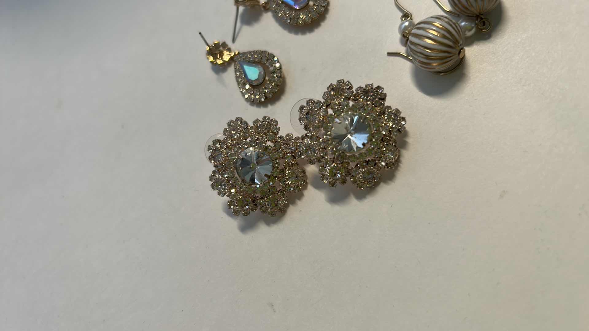 Photo 2 of COSTUME JEWELRY- 6 PAIRS EARRINGS