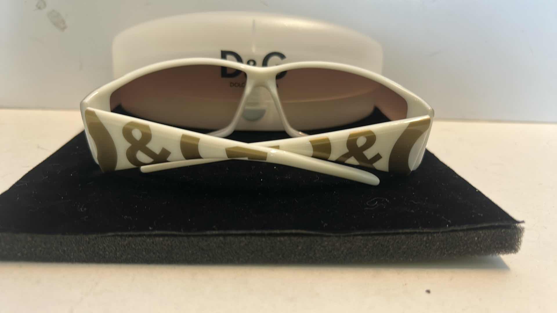 Photo 3 of D & G DOLCE AND GABBANA SUNGLASSES