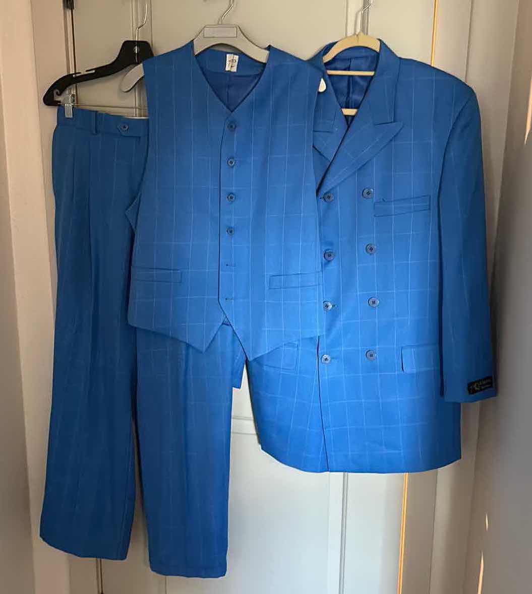 Photo 1 of MENS DESIGNER SUIT 40 PANTS SIZE 32R