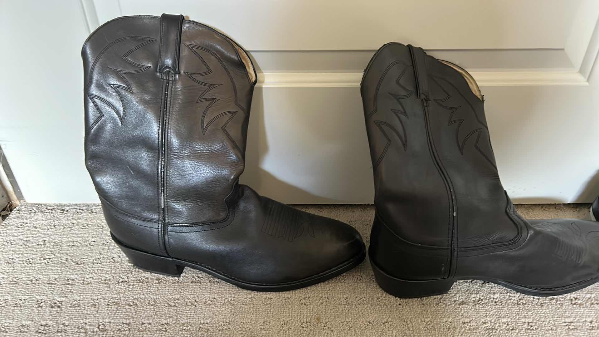 Photo 5 of MENS SHOES/BOOTS 11.5 and 12