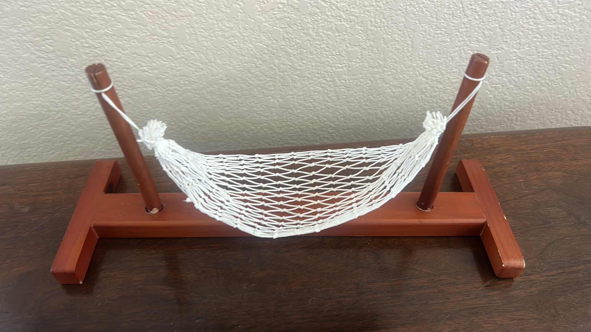 Photo 1 of CAT SLEEPING ON HAMMOCK FIGURINE 13” x 6”