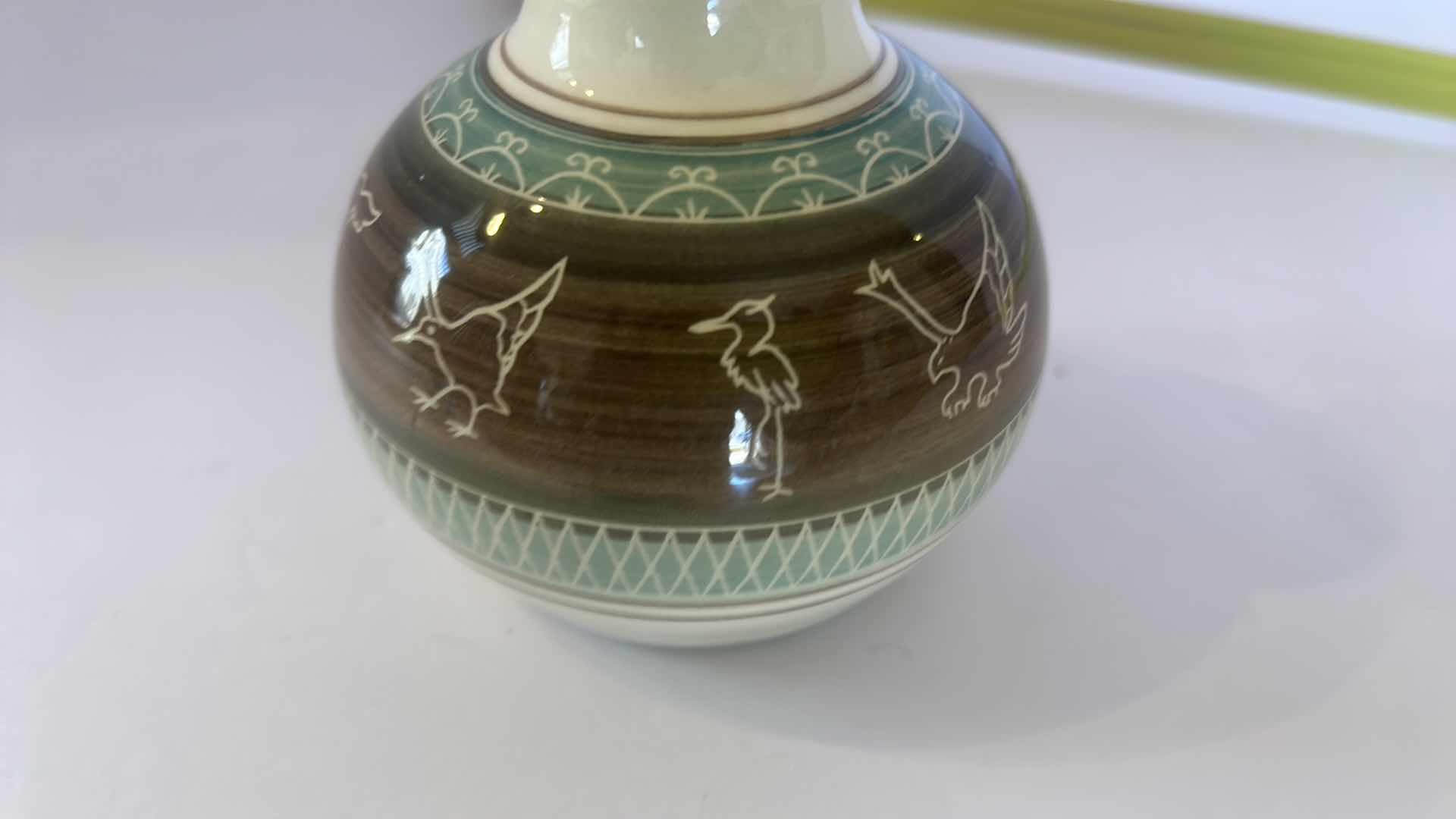 Photo 6 of SIGNED POTTERY H4.5”