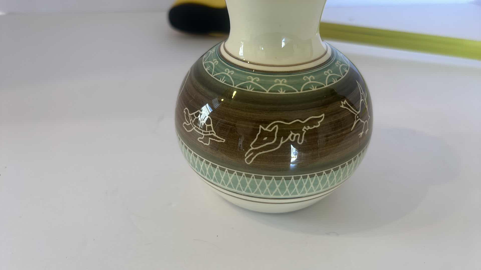 Photo 5 of SIGNED POTTERY H4.5”