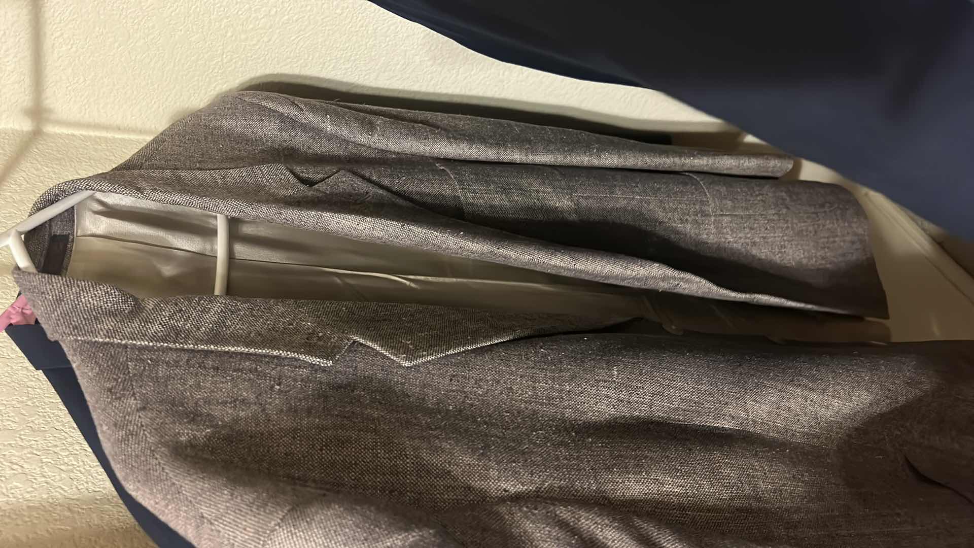 Photo 1 of MENS XXL CLOTHING ASSORTMENT