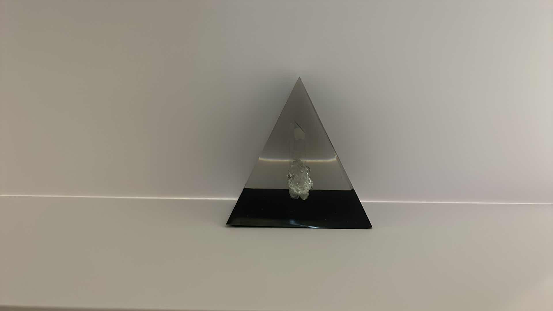 Photo 5 of PYRAMID WITH CRYSTAL 6”