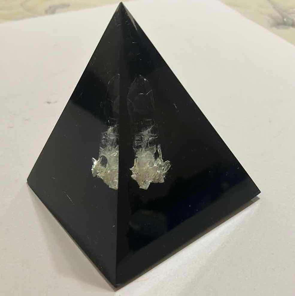 Photo 1 of PYRAMID WITH CRYSTAL 6”