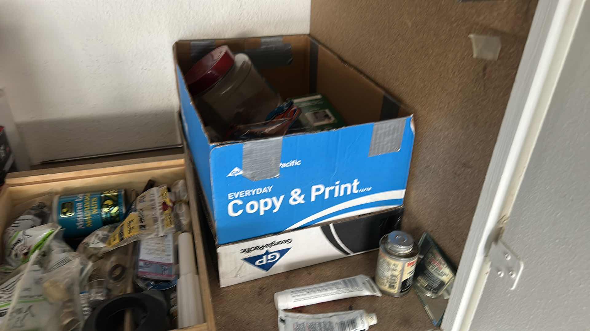 Photo 1 of CONTENTS OF CABINET