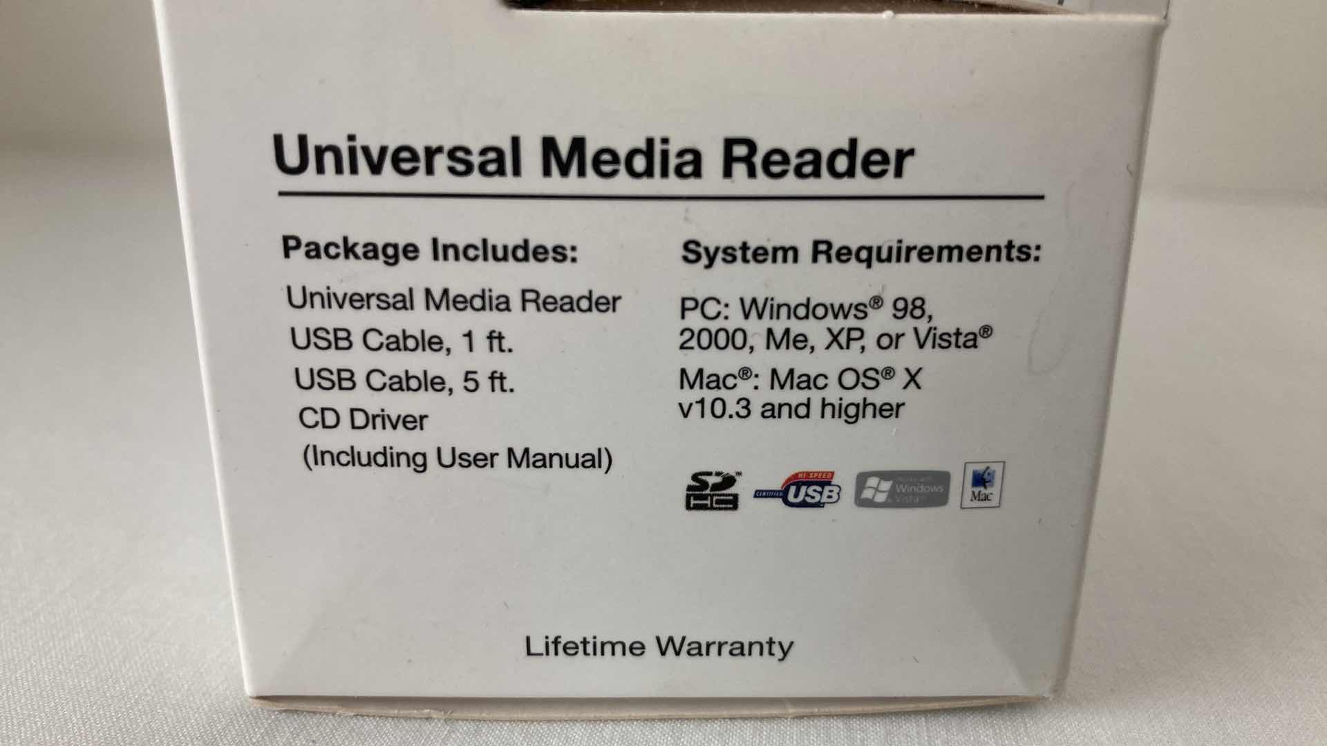 Photo 3 of NEW BELKIN UNIVERSAL MEDIA READER EASY TRANSFER SHARE MODEL PM00525-A