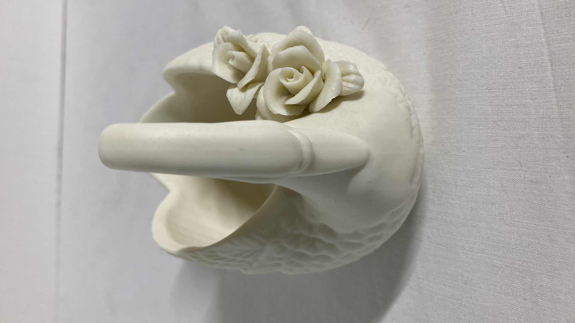 Photo 2 of SWAN CERAMIC CANDY DISH 3” X 4.5” H3.25”