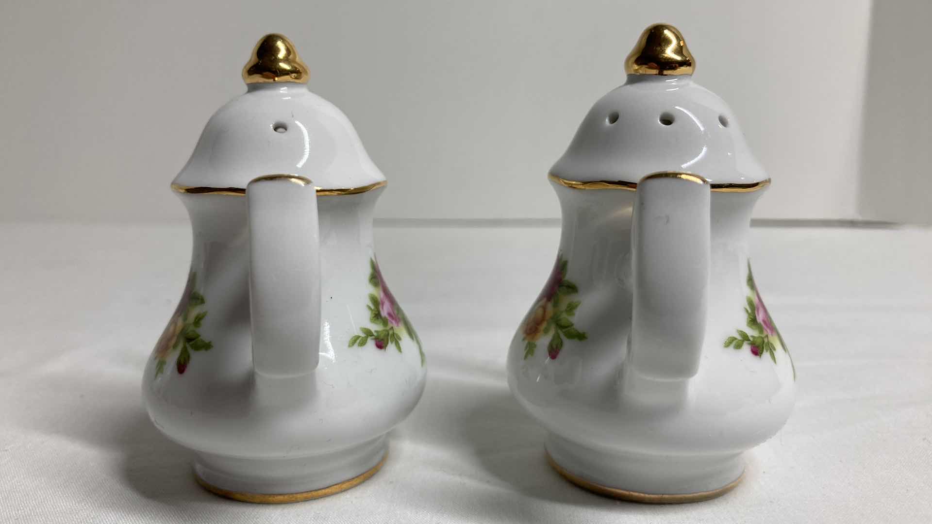 Photo 4 of ROYAL ALBERT OLD COUNTRY ROSES SALT & PEPPER TEAPOTS (2) H2.75”