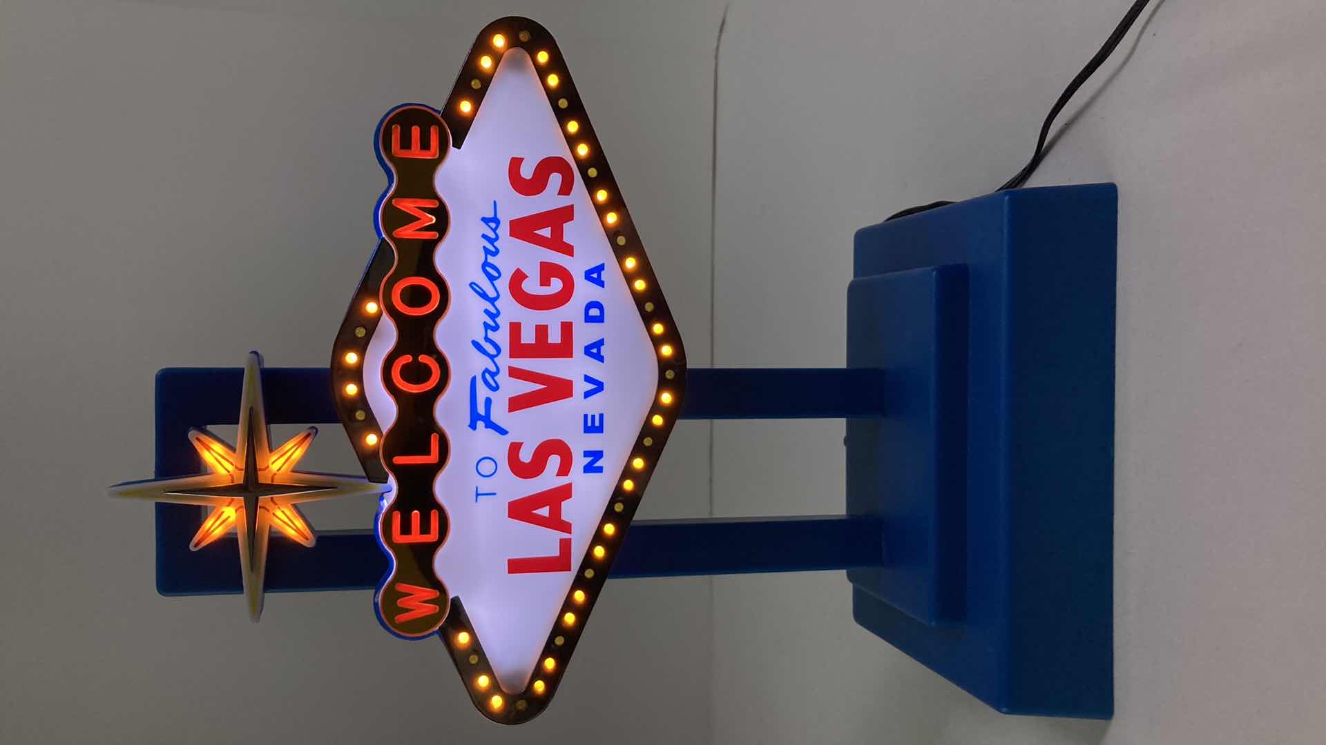 Photo 1 of WELCOME TO FABULOUS LAS VEGAS NEVADA LIGHT UP SIGN 9.25” X 4.75” H12.25”