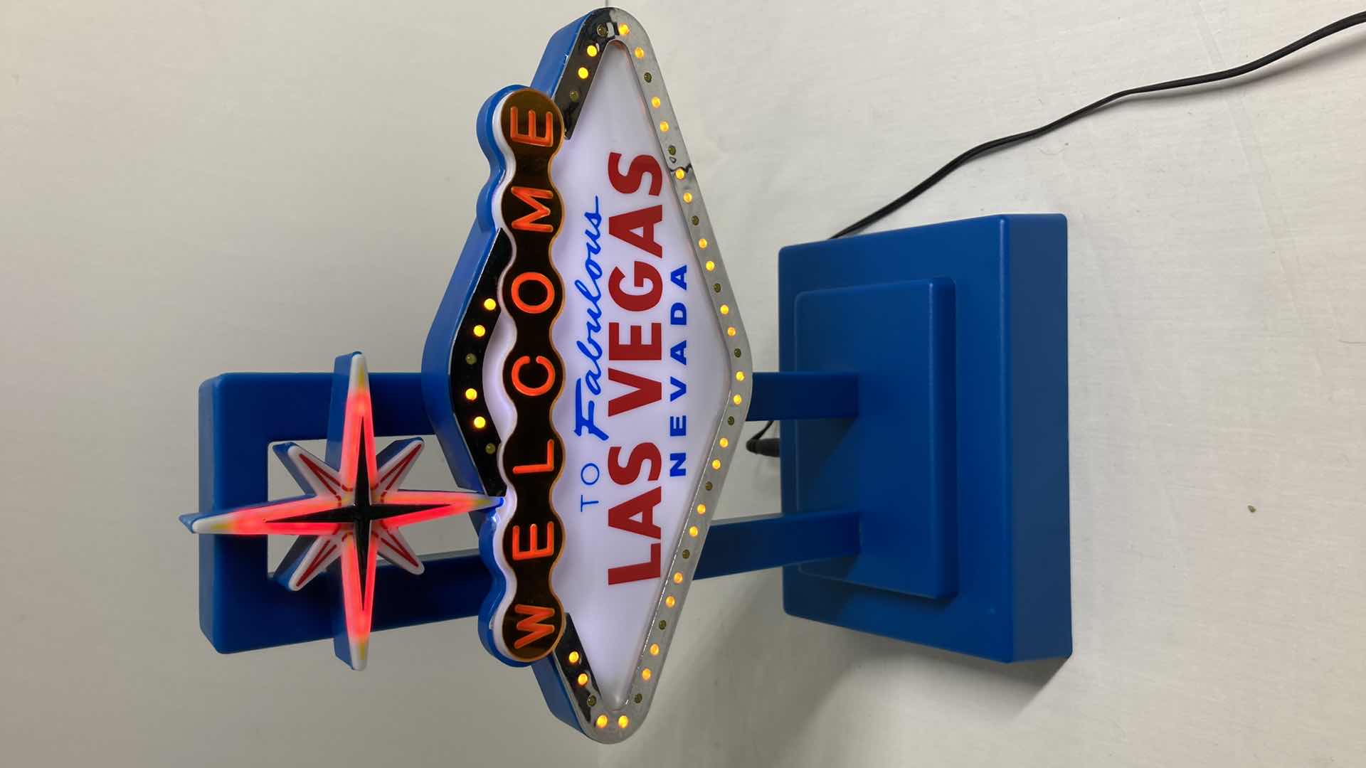 Photo 5 of WELCOME TO FABULOUS LAS VEGAS NEVADA LIGHT UP SIGN 9.25” X 4.75” H12.25”