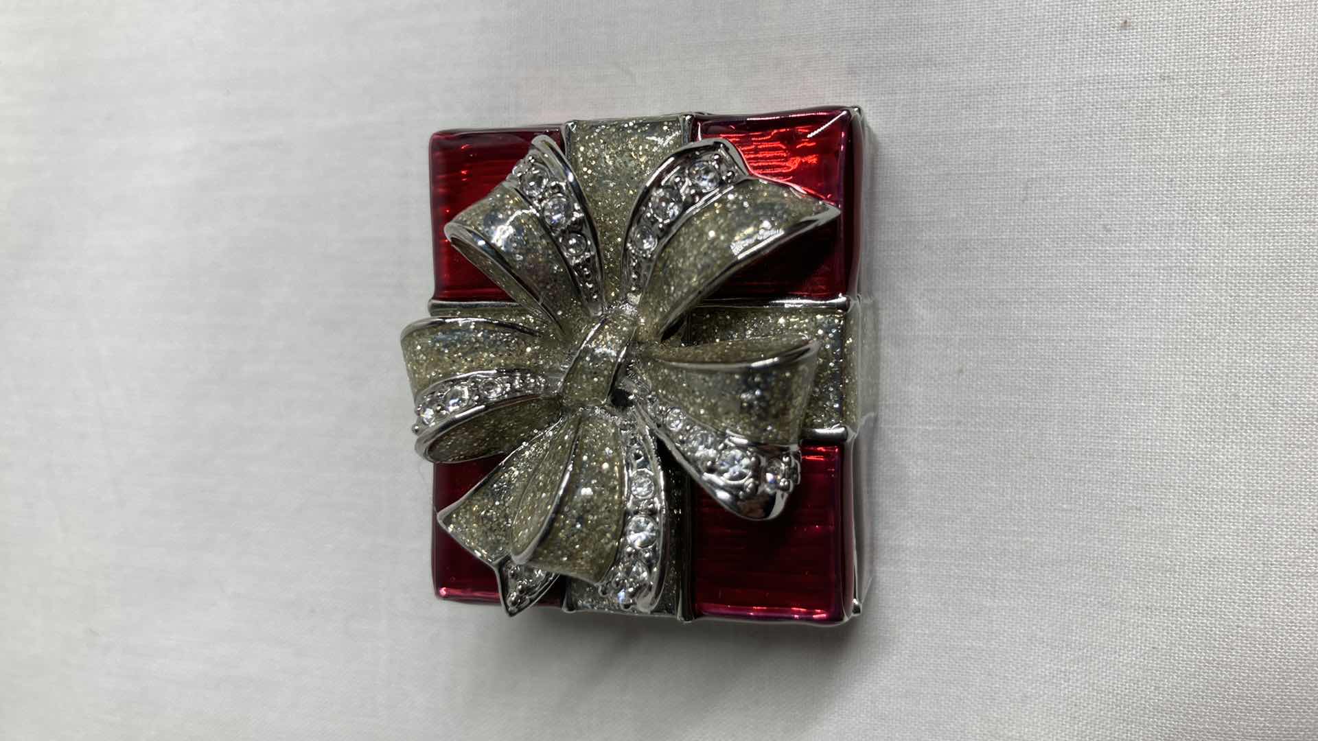 Photo 7 of GIFT BOX METAL JEWELRY BOX 1.5” X 1.75” H1.5”