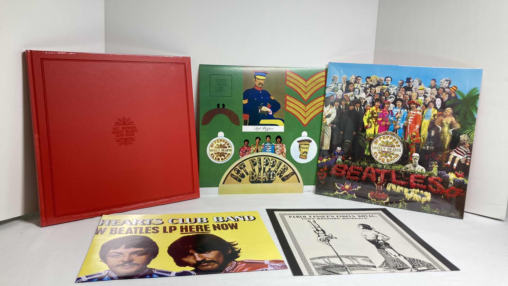 Photo 13 of NEW THE BEATLES SGT. PEPPERS LONELY HEARTS CLUB BAND BOX SET