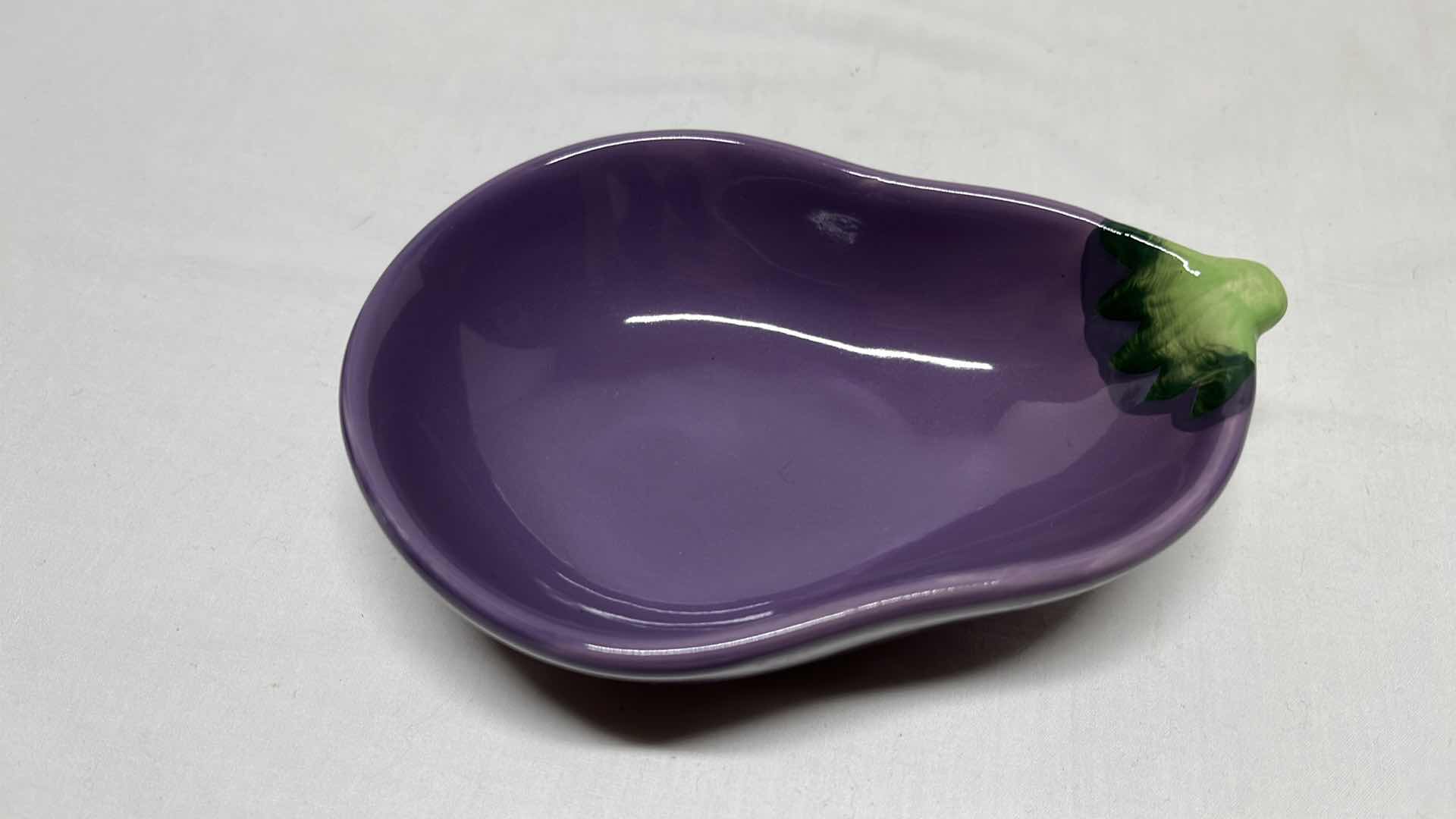 Photo 4 of SHONFELD’S USA INC CERAMIC VEGETABLE DISHES (TOMATO, ARTICHOKE & EGGPLANT)