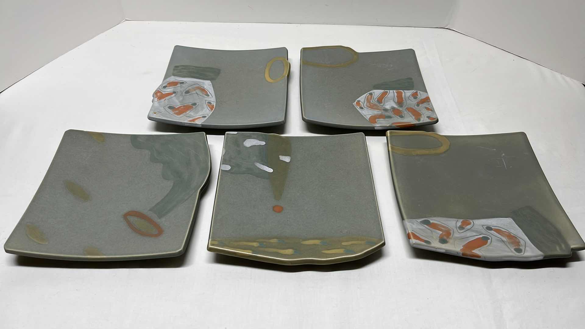 Photo 6 of INES DE BOOY PLATTER 14” AND PLATES 8” (6 PCS)