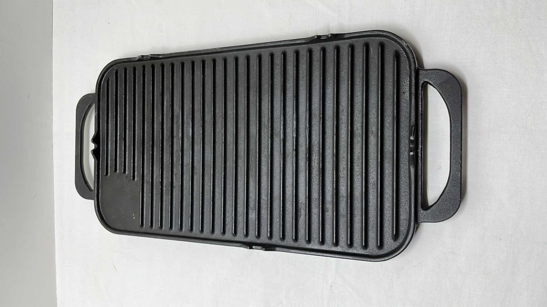 Photo 4 of STOVE TOP CAST IRON REVERSIBLE GRIDDLE/GRILL PAN 9” X 16”