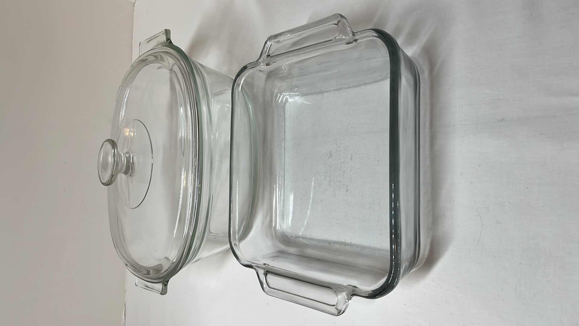Photo 1 of VINTAGE PYREX GLASS CLEAR CORNING WARE/OVAL ROASTER W LID & ANCHOR OVENWARE GLASS 2 QT SQUARE BAKING DISH