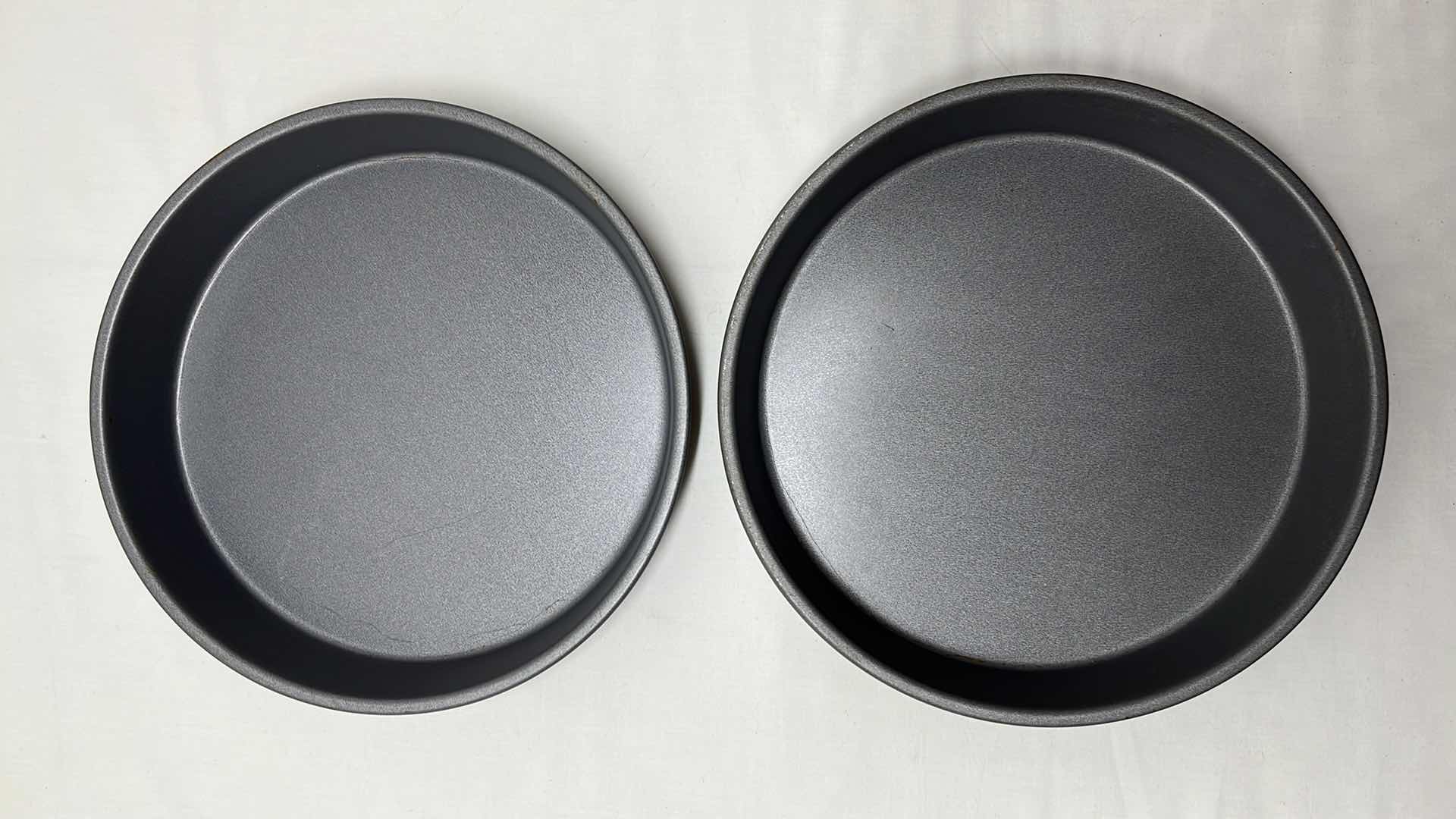 Photo 5 of 9.5” NONSTICK TART PAN (1) & 9” NONSTICK CAKE PANS (2)