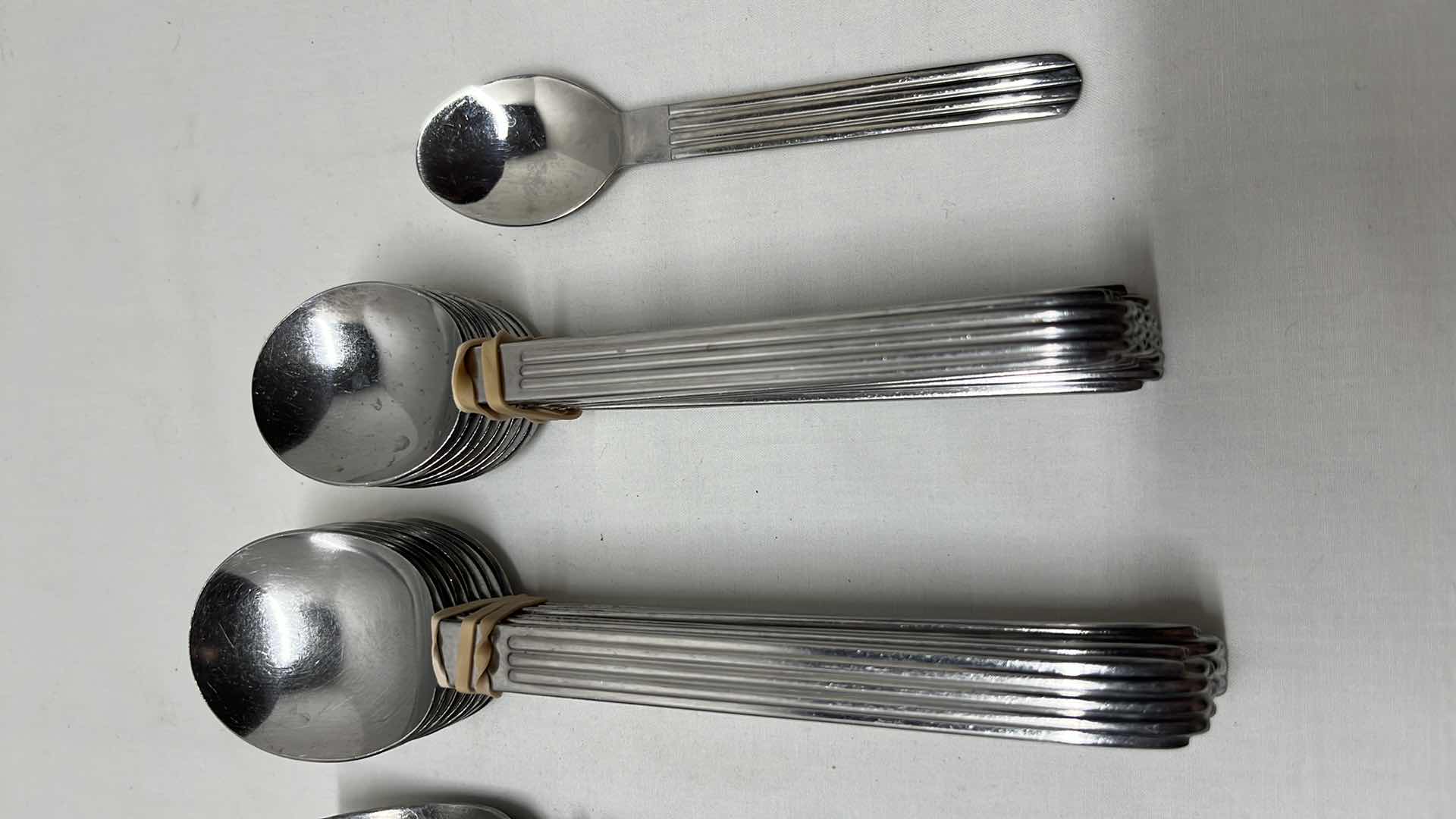 Photo 3 of 33 PCS KITCHEN FLATWARE