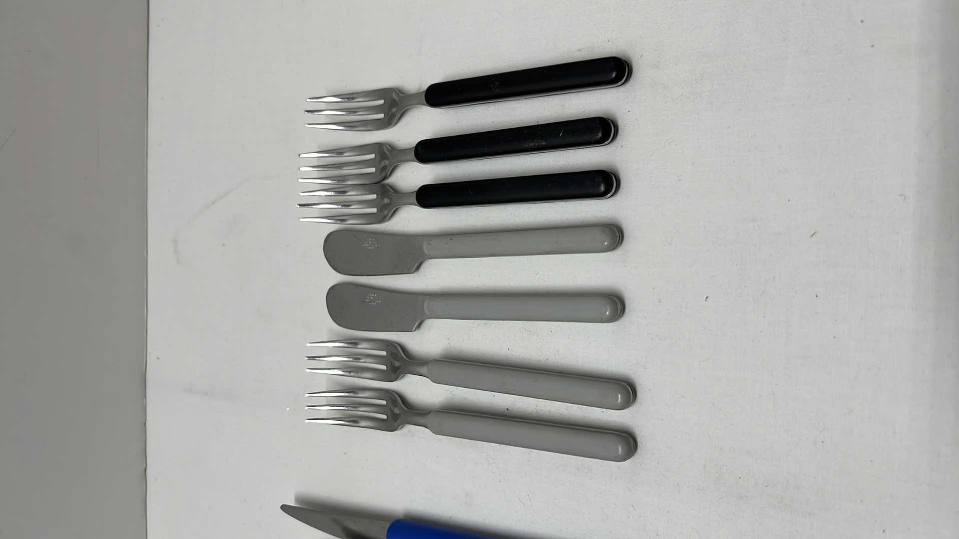 Photo 3 of 21 PCS COCKTAIL FORKS AND SPREADER KNIVES