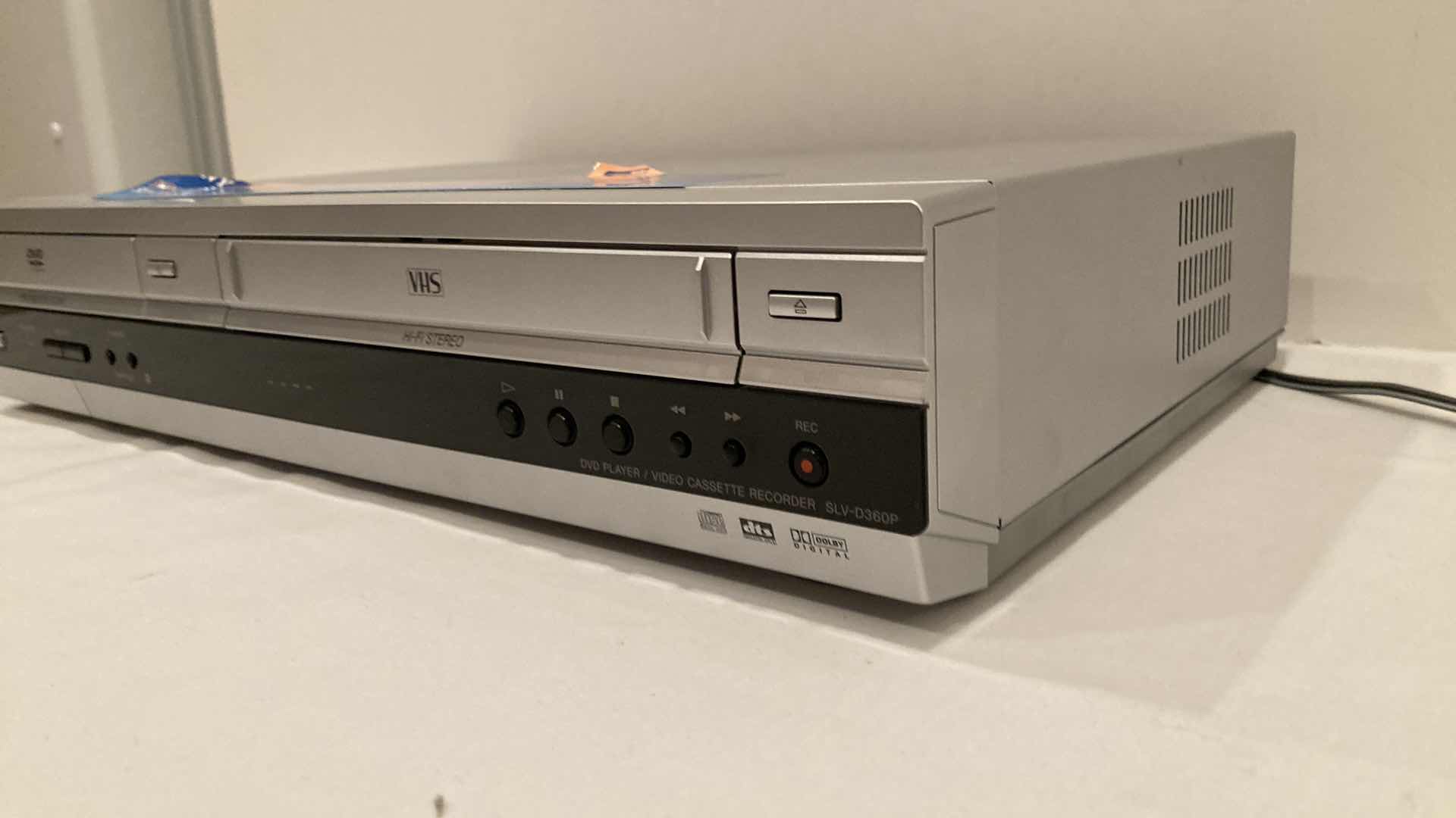 Photo 4 of SONY DVD & VCR COMBO MODEL SLV-D360P W REMOTE