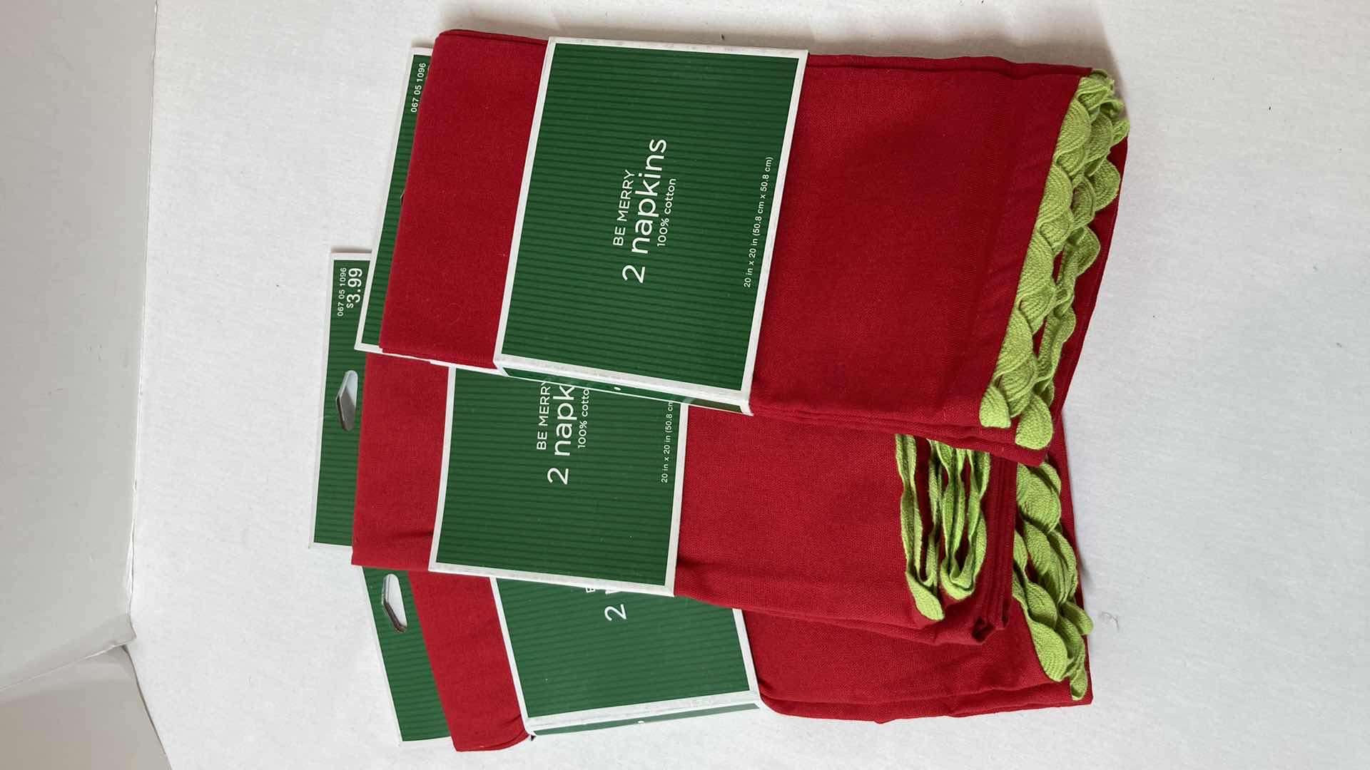 Photo 2 of NEW TARGET BRAND CHRISTMAS THEMED & GREEN FLANNEL CLOTH NAPKINS (6)