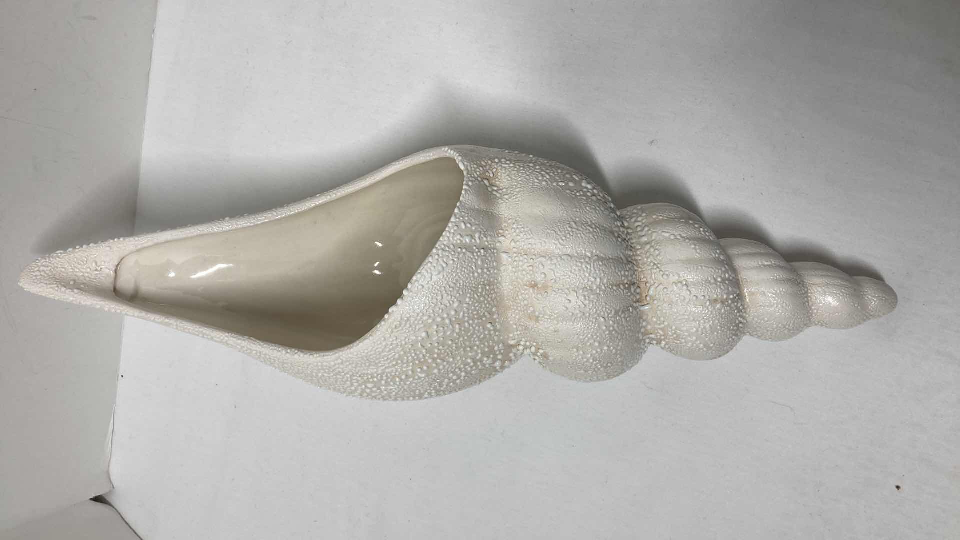 Photo 5 of SEASHELL CERAMIC DECOR 16” X 5” H5”